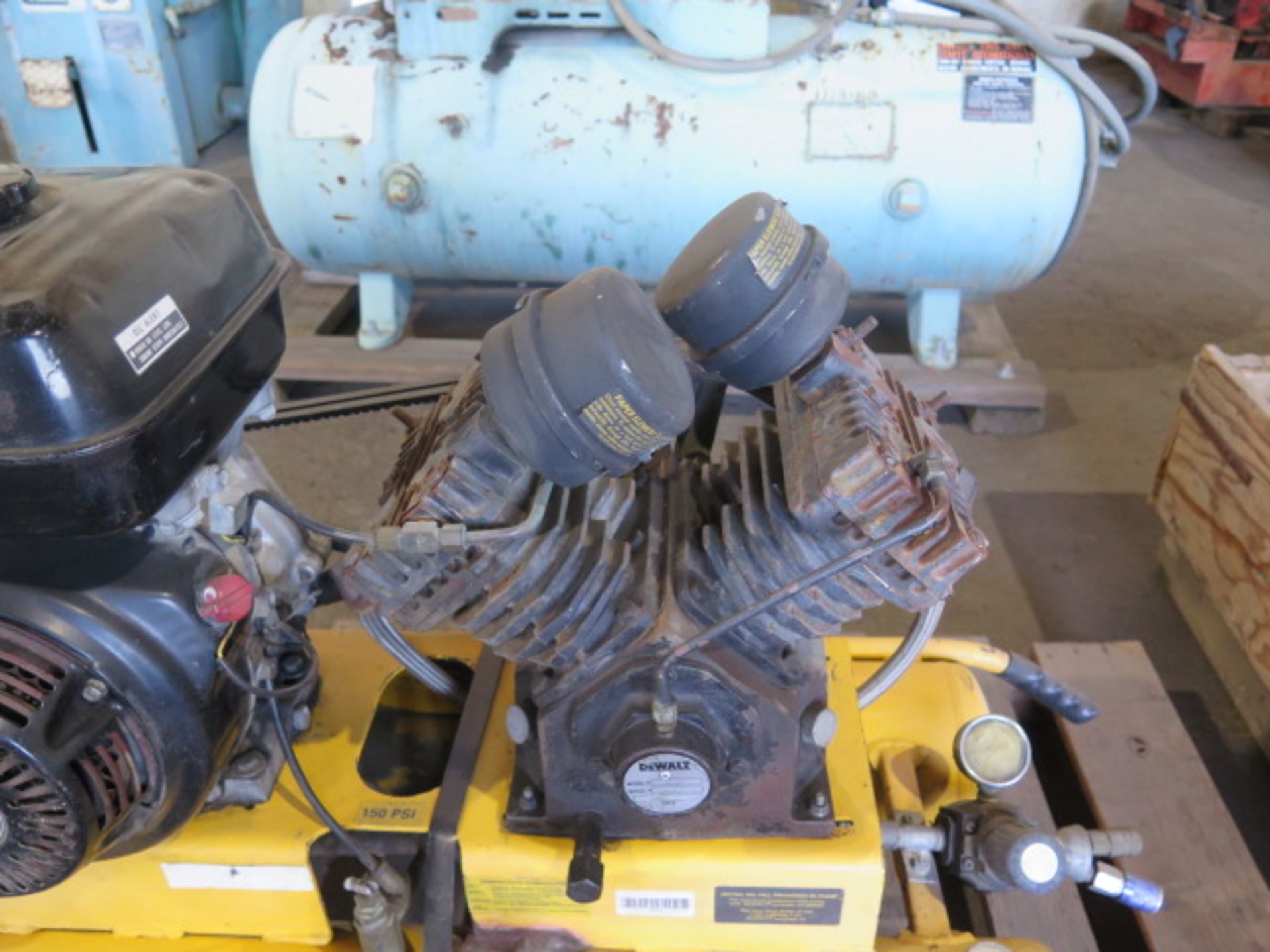 DeWalt Gas Powered Portable Air Compressor w/ Honda 8Hp Engine (SOLD AS-IS - NO WARRANTY) - Bild 6 aus 7