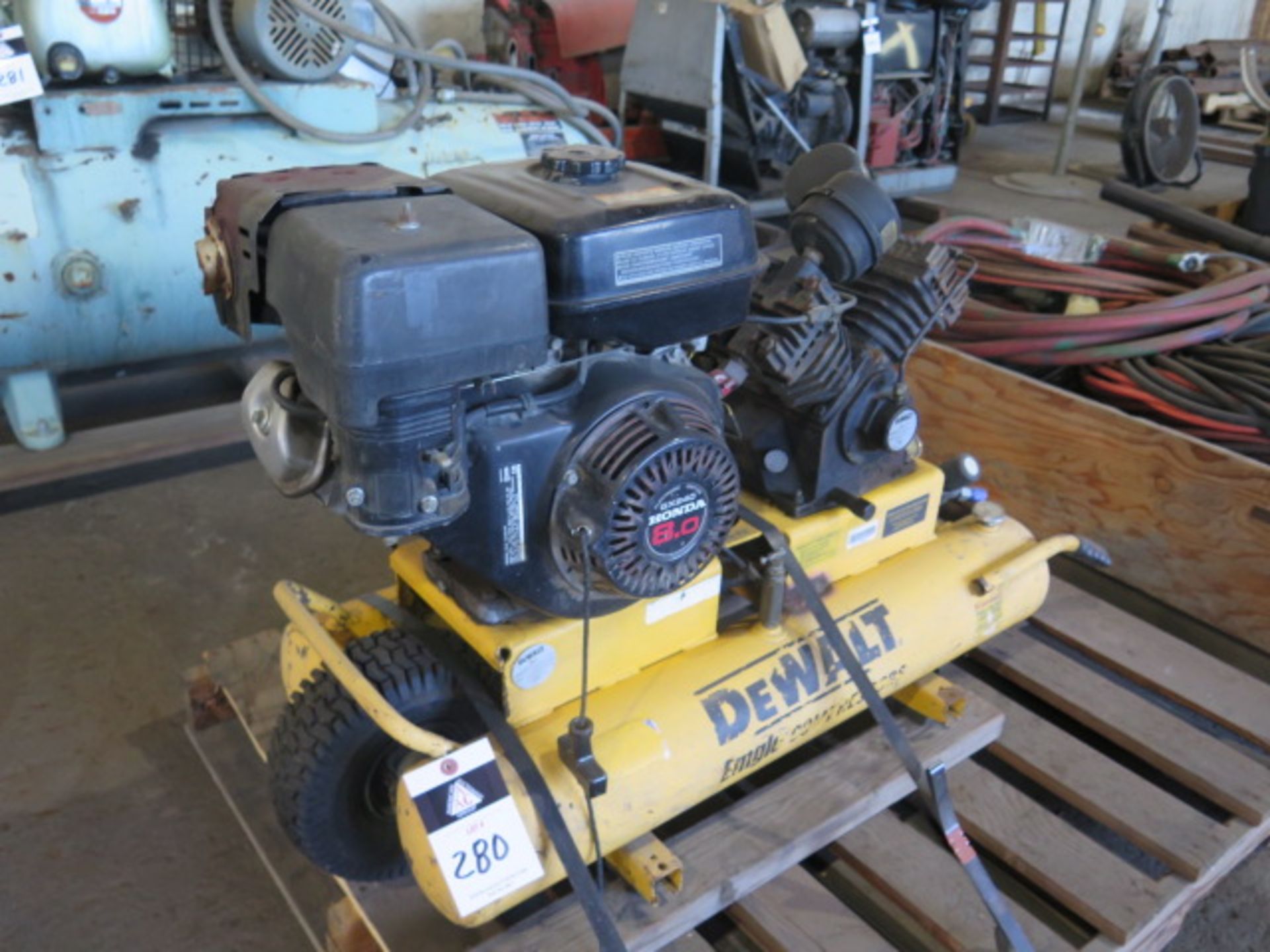 DeWalt Gas Powered Portable Air Compressor w/ Honda 8Hp Engine (SOLD AS-IS - NO WARRANTY) - Bild 3 aus 7