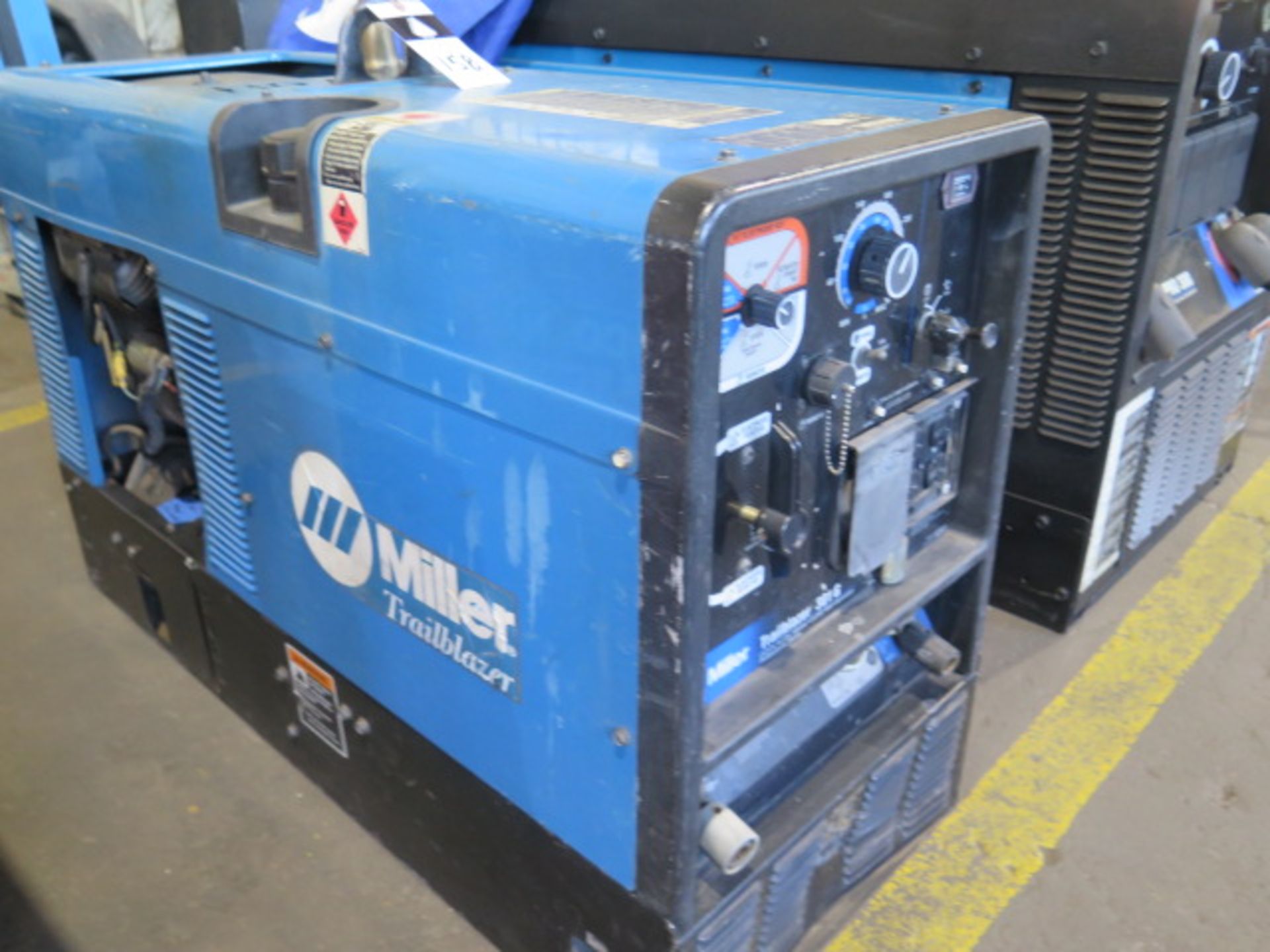 Miller Trailblazer 301G Gas Powered CC/CV AC/DC Welding Generator w/ Electric Start (SOLD AS-IS - NO - Image 3 of 11