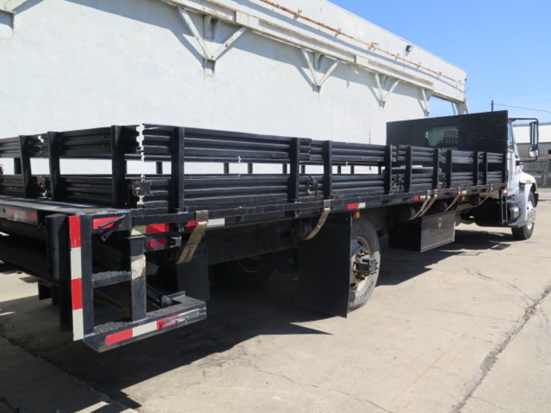 2005 International 4300 DT466 24’ Stake Bed Lisc# 19920K1 w/ Diesel, Auto,NOT FOR CA USE, SOLD AS IS - Image 4 of 34