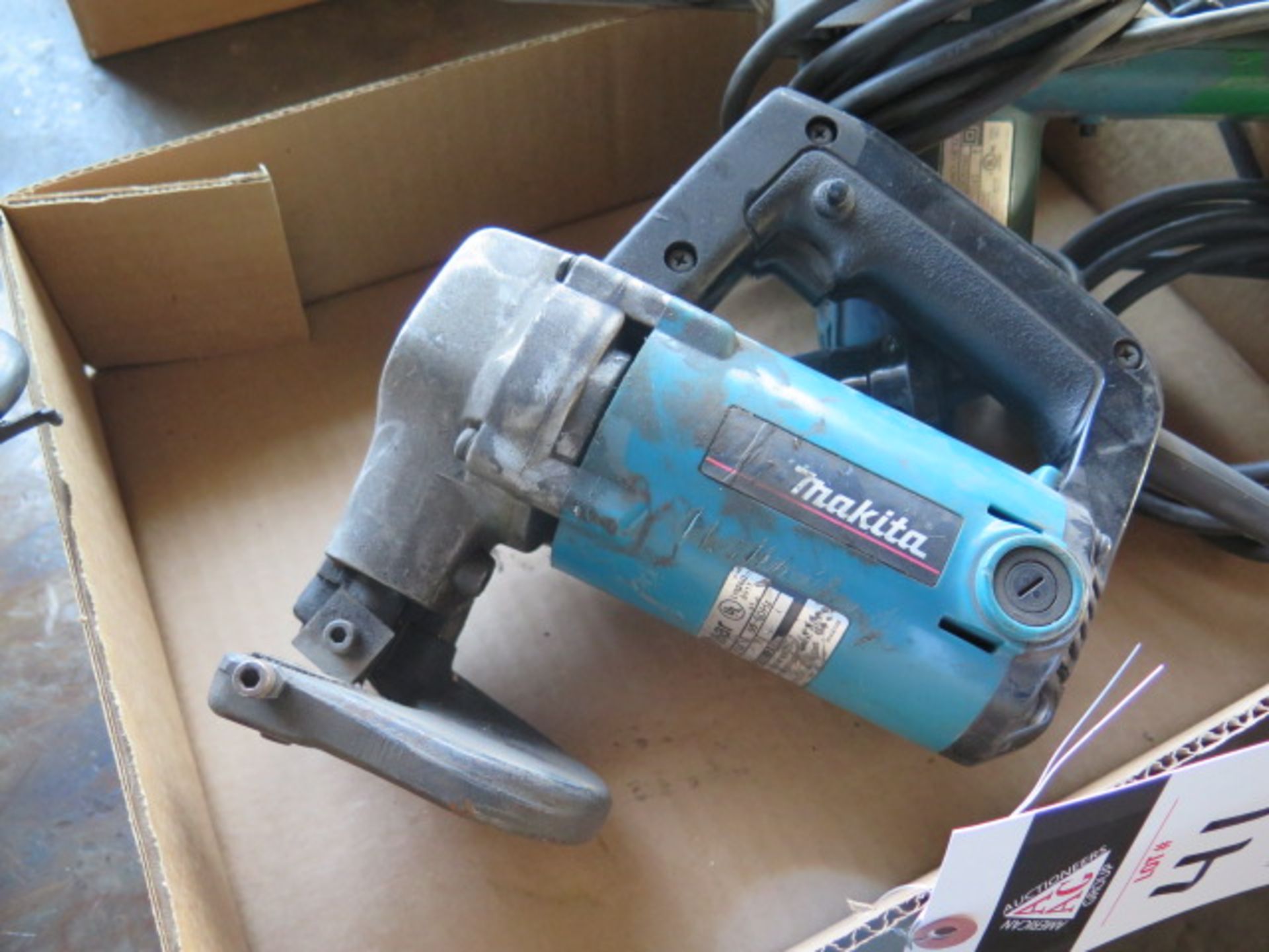 Makita Power Shear and Dynafile 1" Belt Sander (SOLD AS-IS - NO WARRANTY) - Image 2 of 8