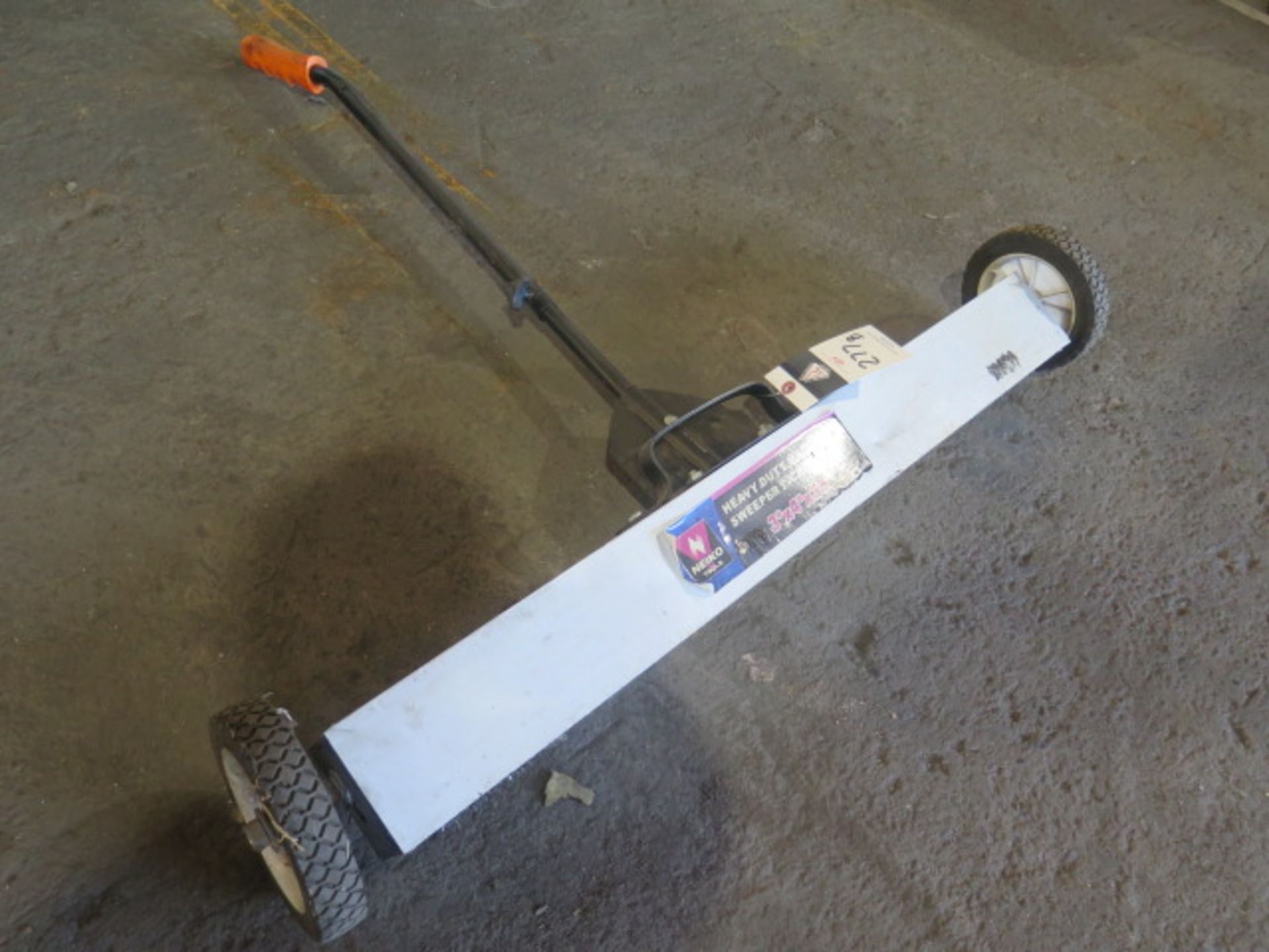 Neiko Magnetic Sweeper (SOLD AS-IS - NO WARRANTY) - Image 2 of 3