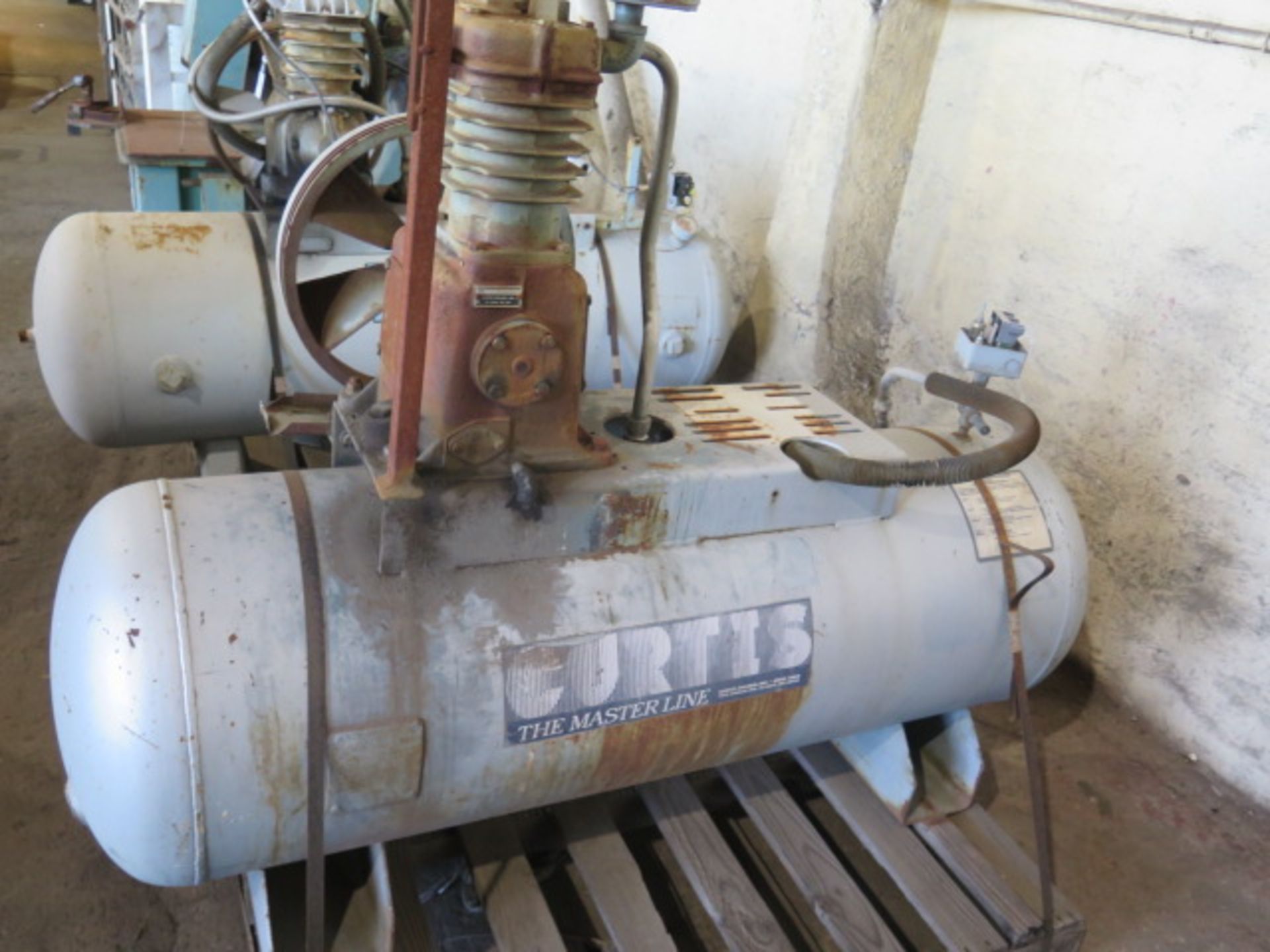 Horizontal Air Compressors (2) (FOR PARTS) (SOLD AS-IS - NO WARRANTY) - Image 4 of 4