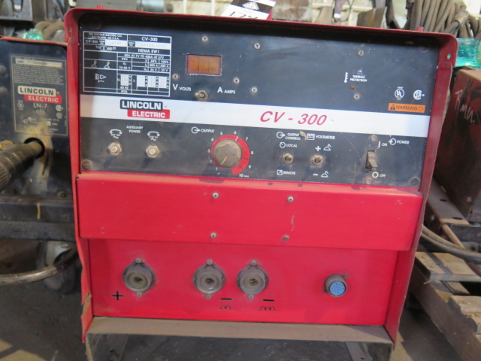 Lincoln CV-305 Arc Welding Power Source w/ Lincoln LN-7 Wire Feeder (NO CABLES) (SOLD AS-IS - NO - Image 6 of 7