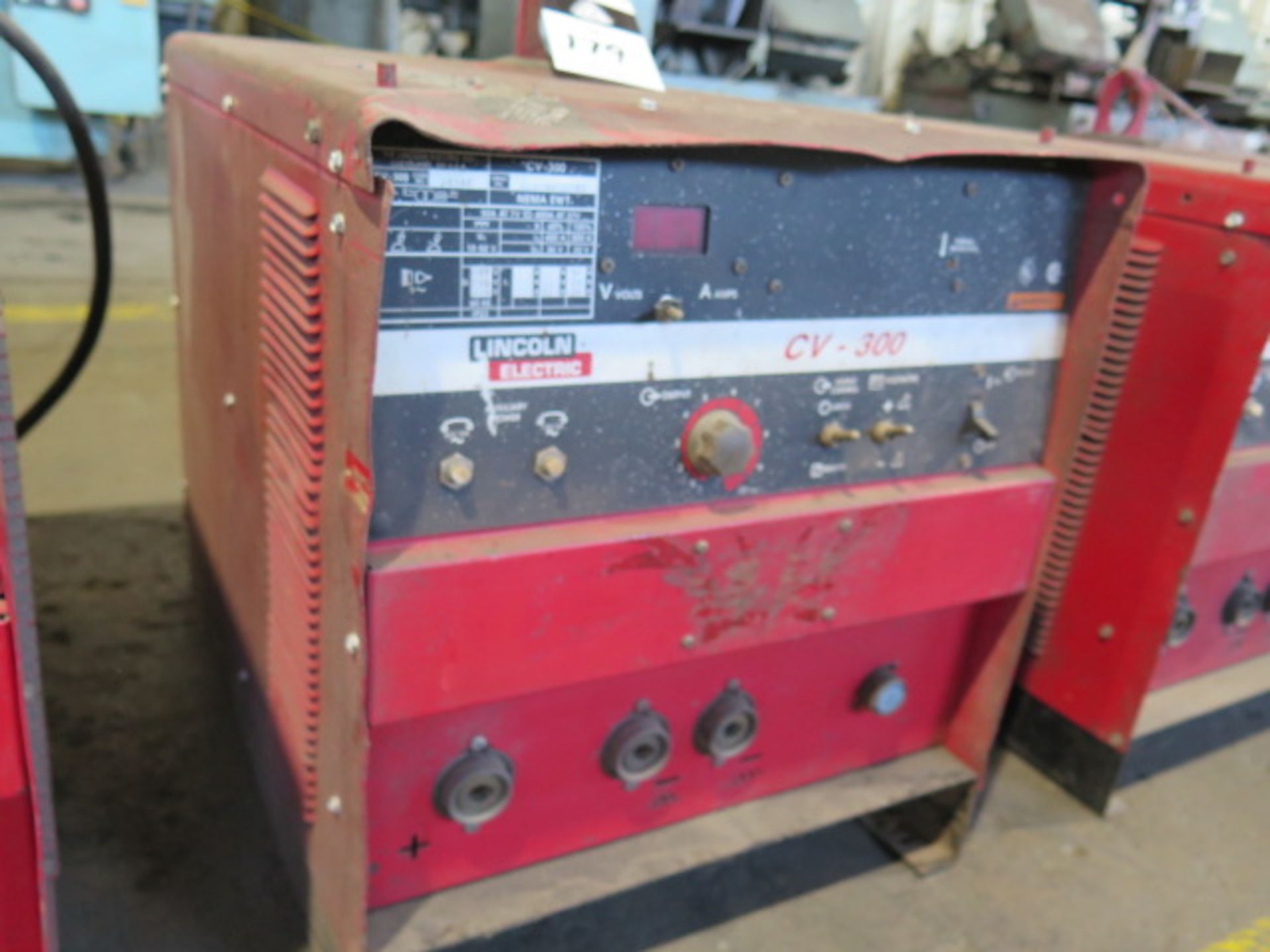 Lincoln CV-305 Arc Welding Power Source (NO CABLES) (SOLD AS-IS - NO WARRANTY)