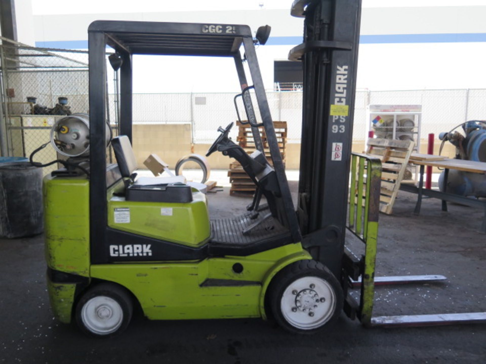 Clark CGC25 4200 Lb LPG Forklift s/n C365L-1170-9404 w/ 3-Stage Mast, 217” Lift Height, SOLD AS IS - Image 3 of 16