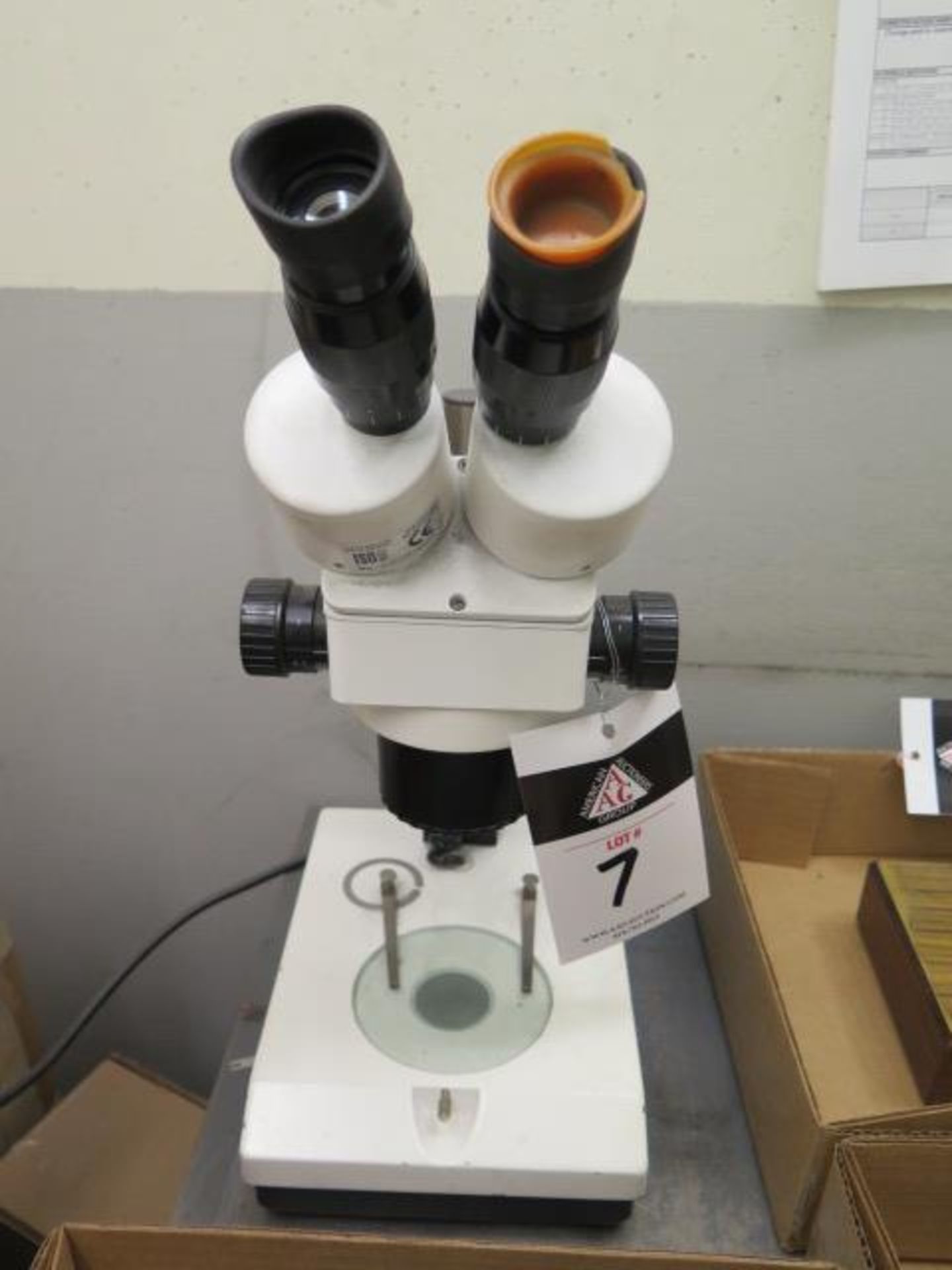 XTS Srtereo Microscope (SOLD AS-IS - NO WARRANTY)