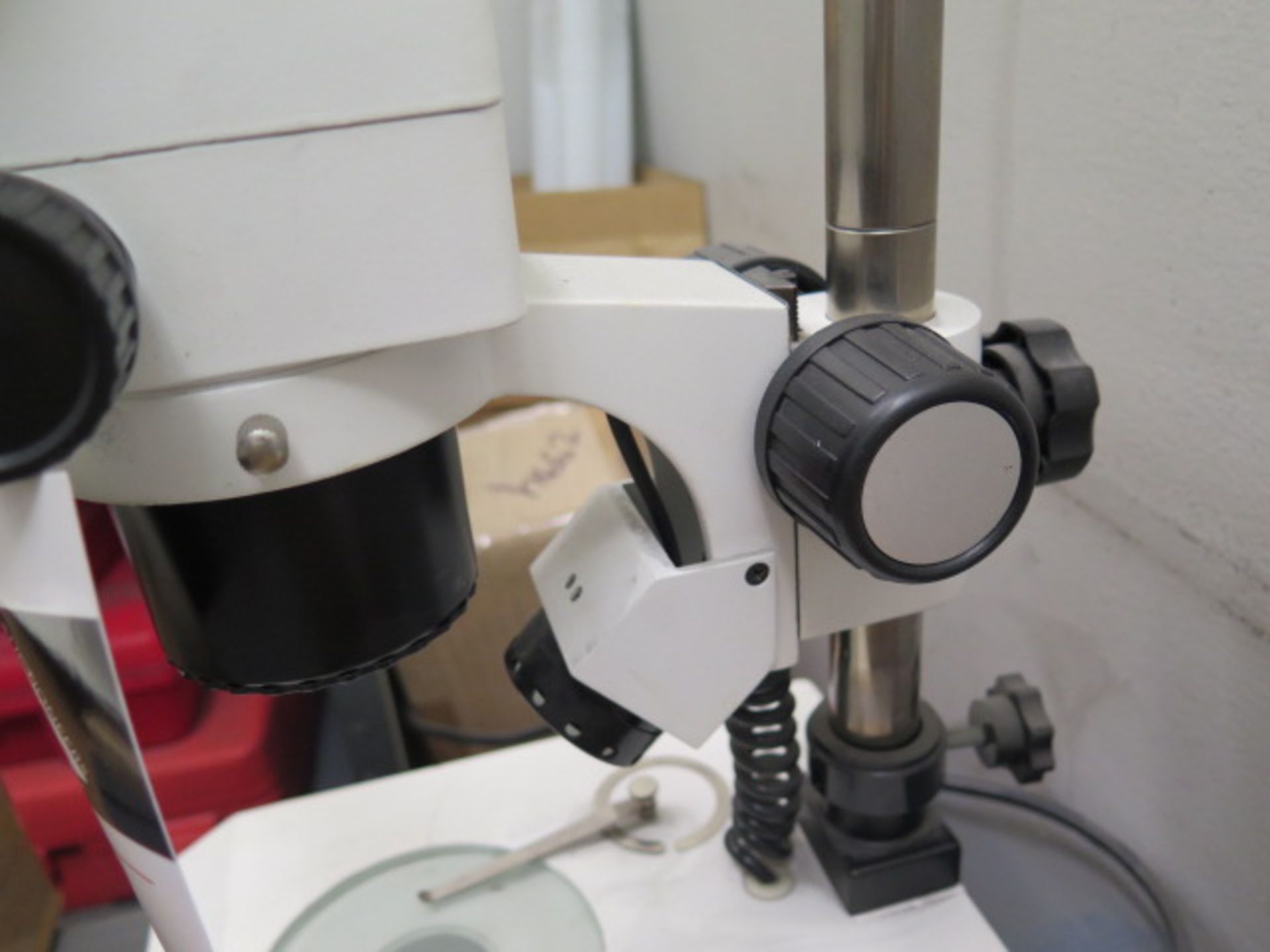 XTS Srtereo Microscope (SOLD AS-IS - NO WARRANTY) - Image 5 of 8