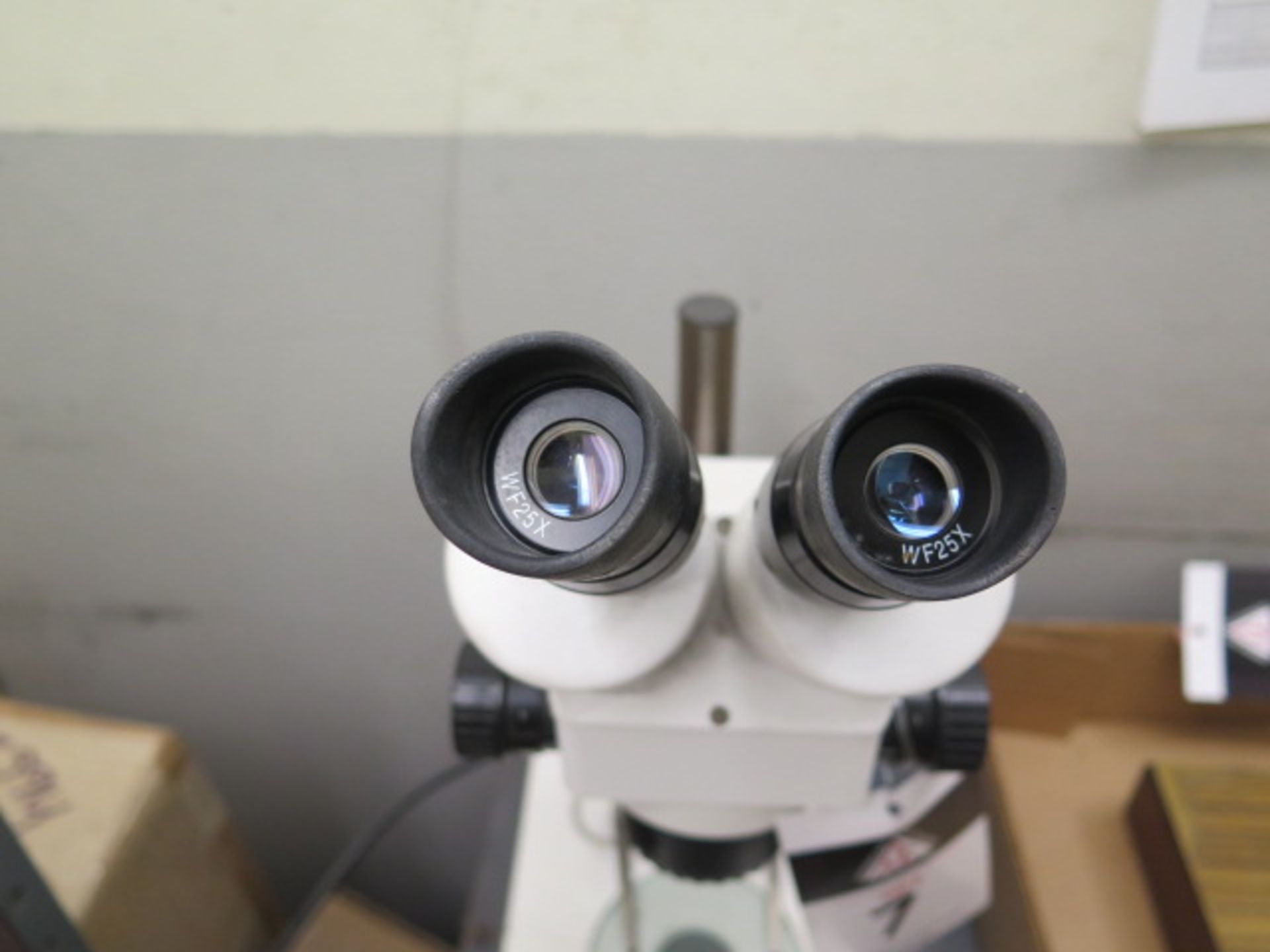 XTS Srtereo Microscope (SOLD AS-IS - NO WARRANTY) - Image 4 of 8