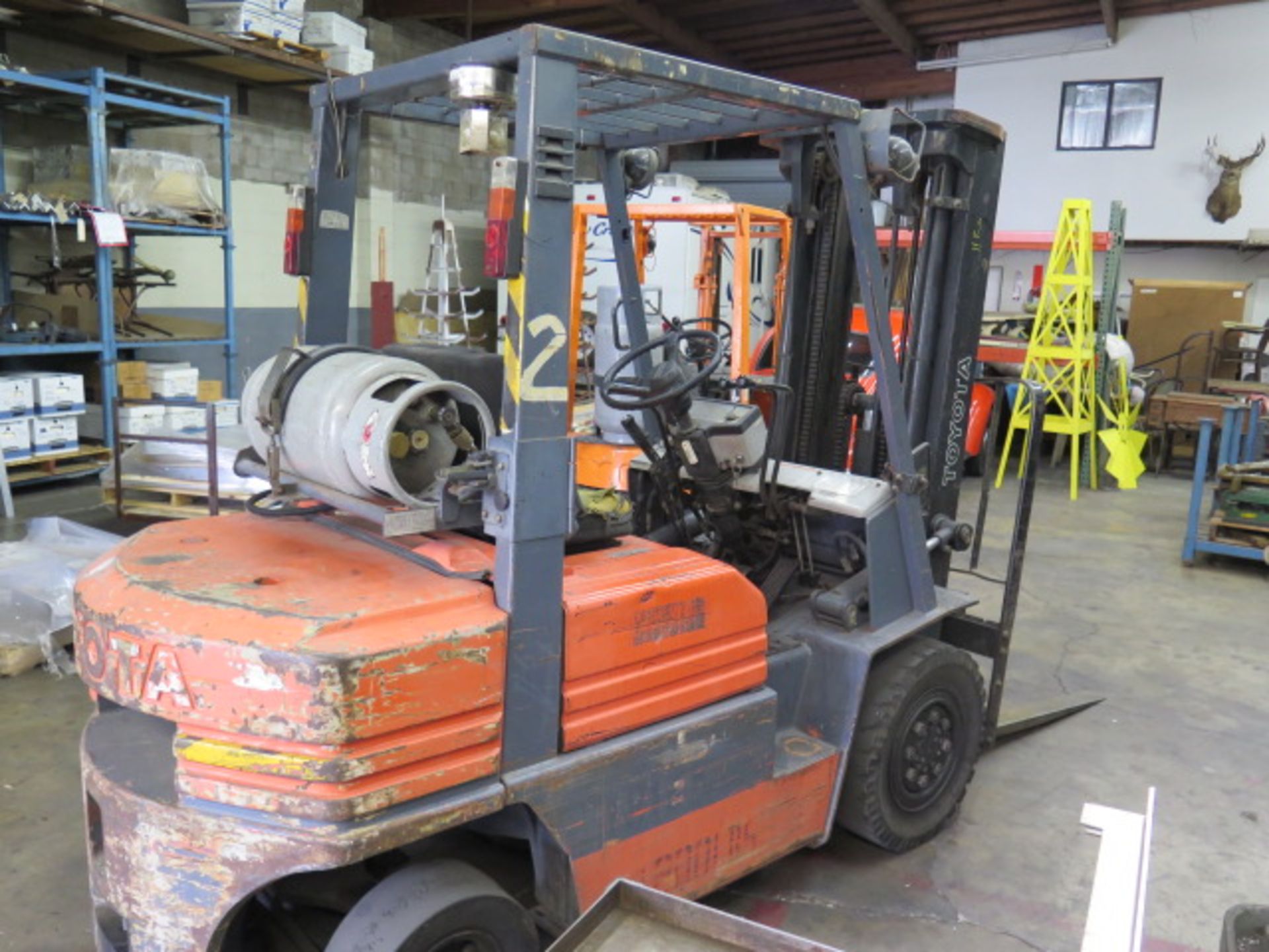 Toyota 42-5FGC25 4000 Lb LPG Forklift s/n 79062 w/ 3-Stage, 185" Lift Height, Solid Tires,SOLD AS IS - Image 3 of 11