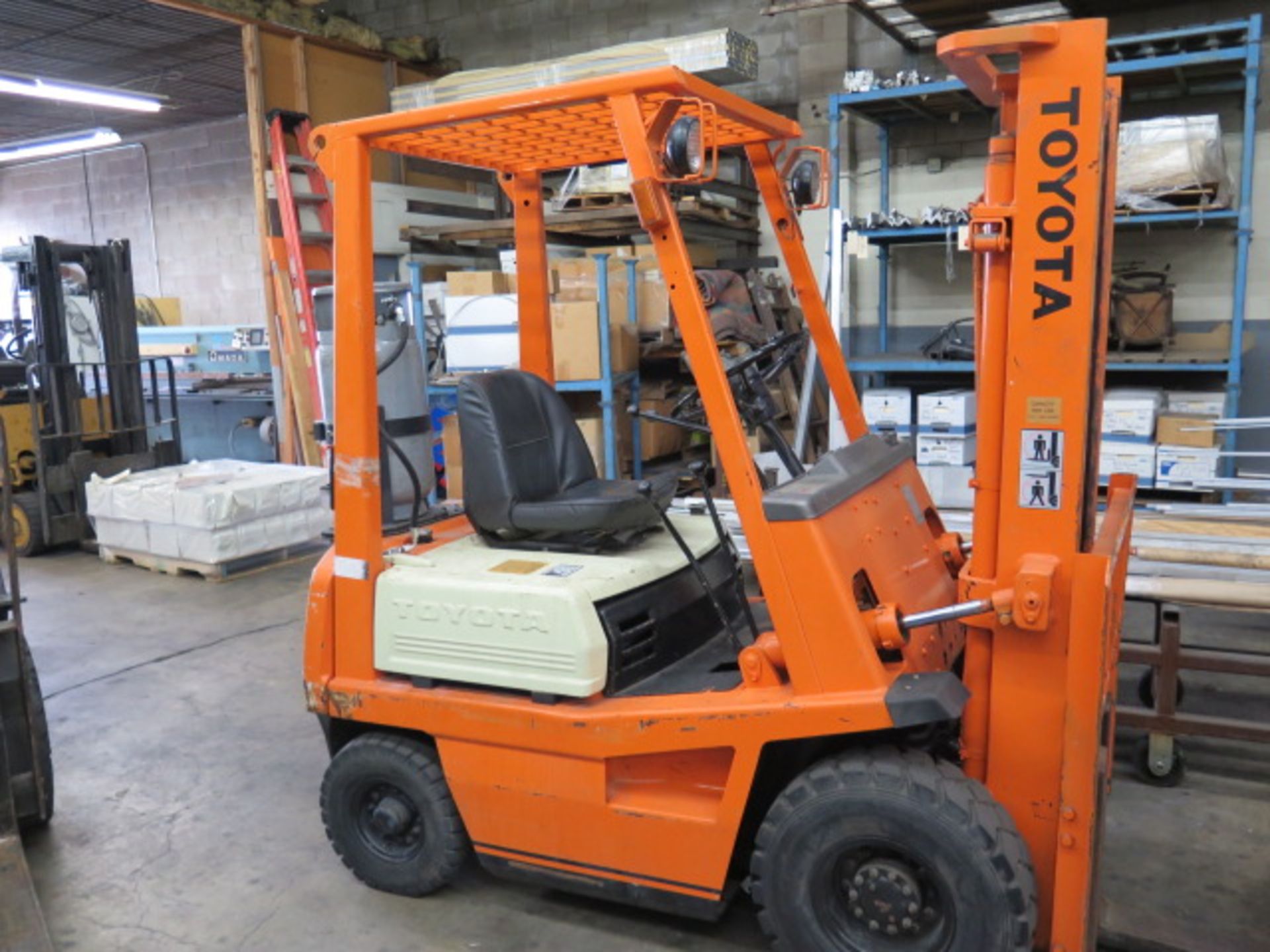 Toyota 4GL14 2500 Lb Cap LPG Forklift w/ 2-Stage Mast, 118” Lift Height, Solid Yard Tires SOLD AS IS - Image 2 of 9