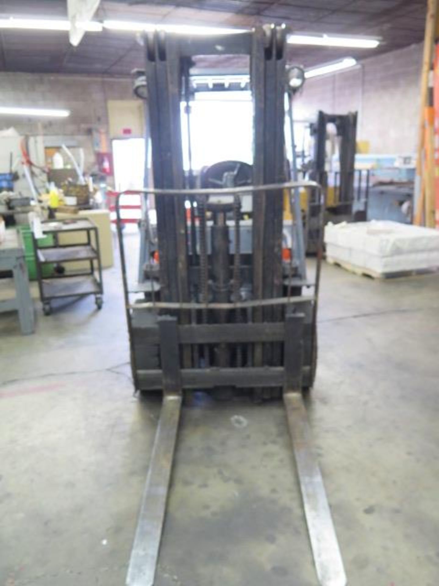 Toyota 42-5FGC25 4000 Lb LPG Forklift s/n 79062 w/ 3-Stage, 185" Lift Height, Solid Tires,SOLD AS IS - Image 4 of 11