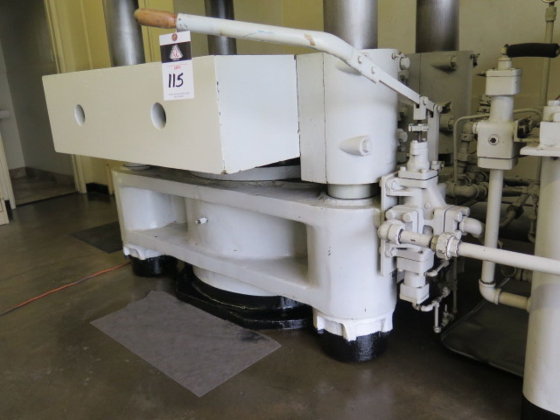 Williams-White 600 Ton Hydraulic 4-Post Press s/n C-1663 w/ 42” x 60” Platens SOLD AS-IS - Image 7 of 12