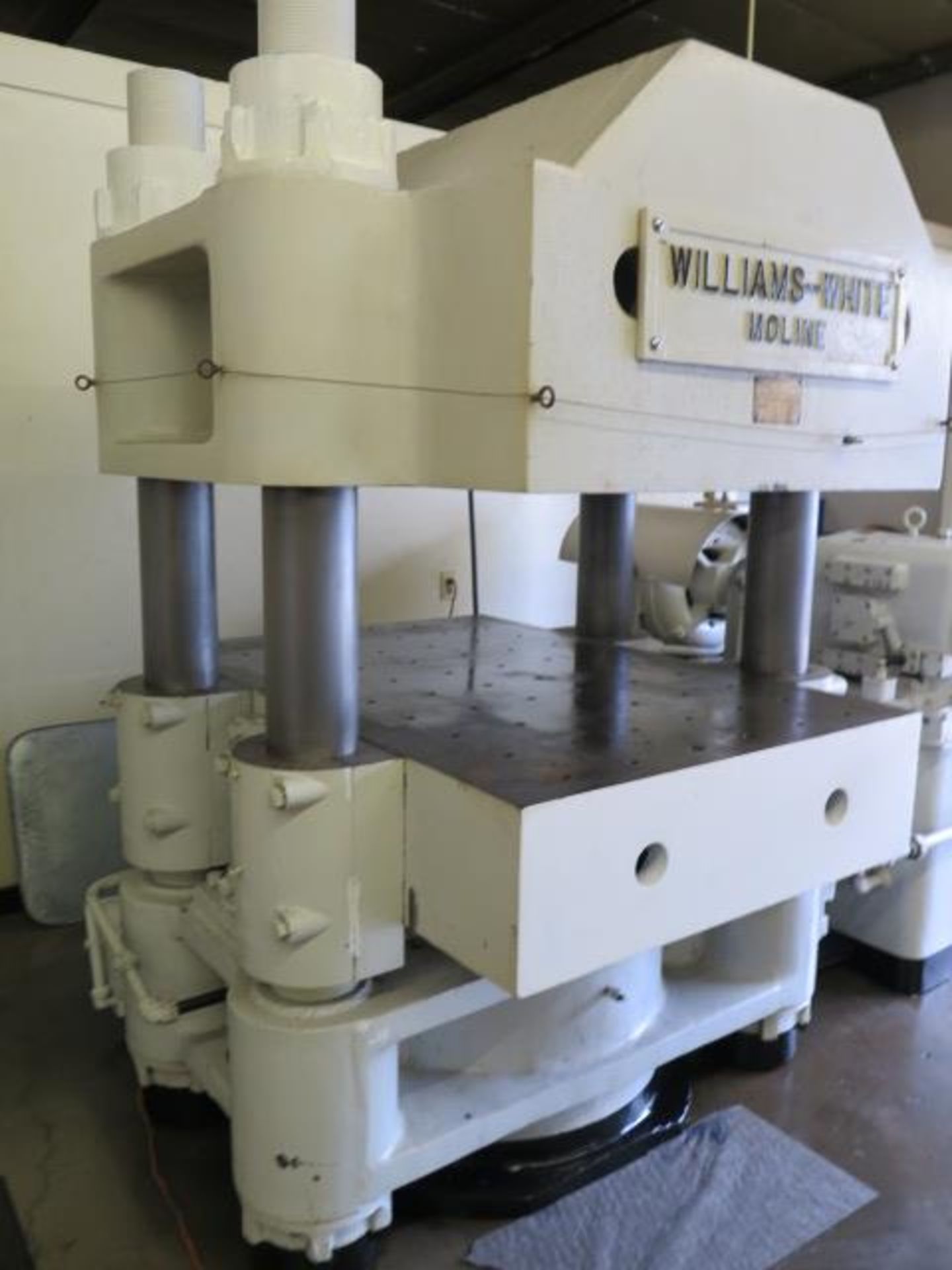 Williams-White 600 Ton Hydraulic 4-Post Press s/n C-1663 w/ 42” x 60” Platens SOLD AS-IS - Image 4 of 12