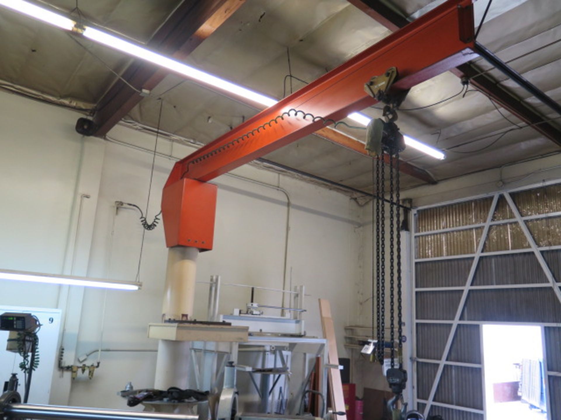 Floor Mounted Jib w/ Electric Hoist (SOLD AS-IS - NO WARRANTY)