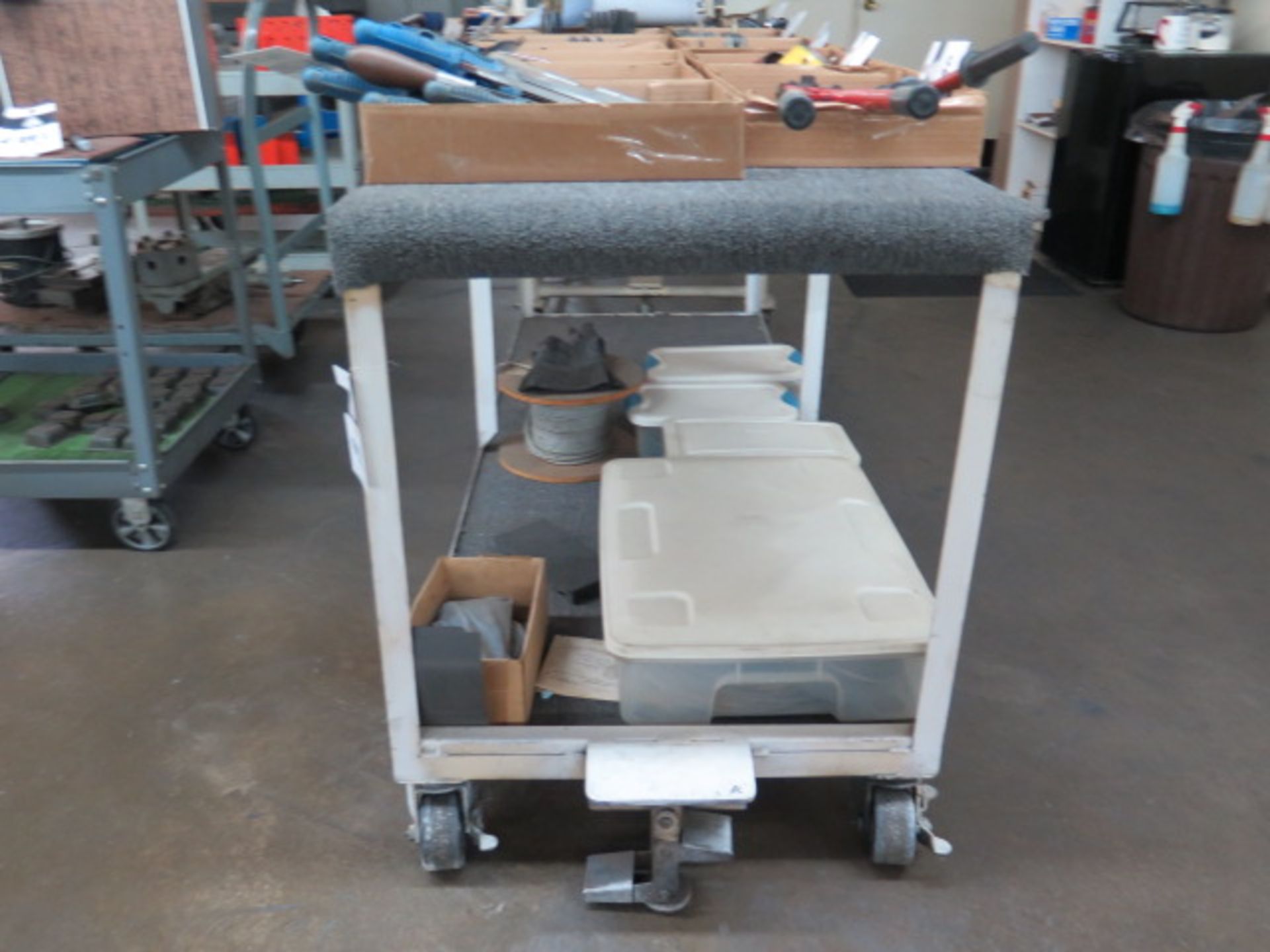 Heavy Duty Rolling Table (SOLD AS-IS - NO WARRANTY) - Bild 3 aus 5