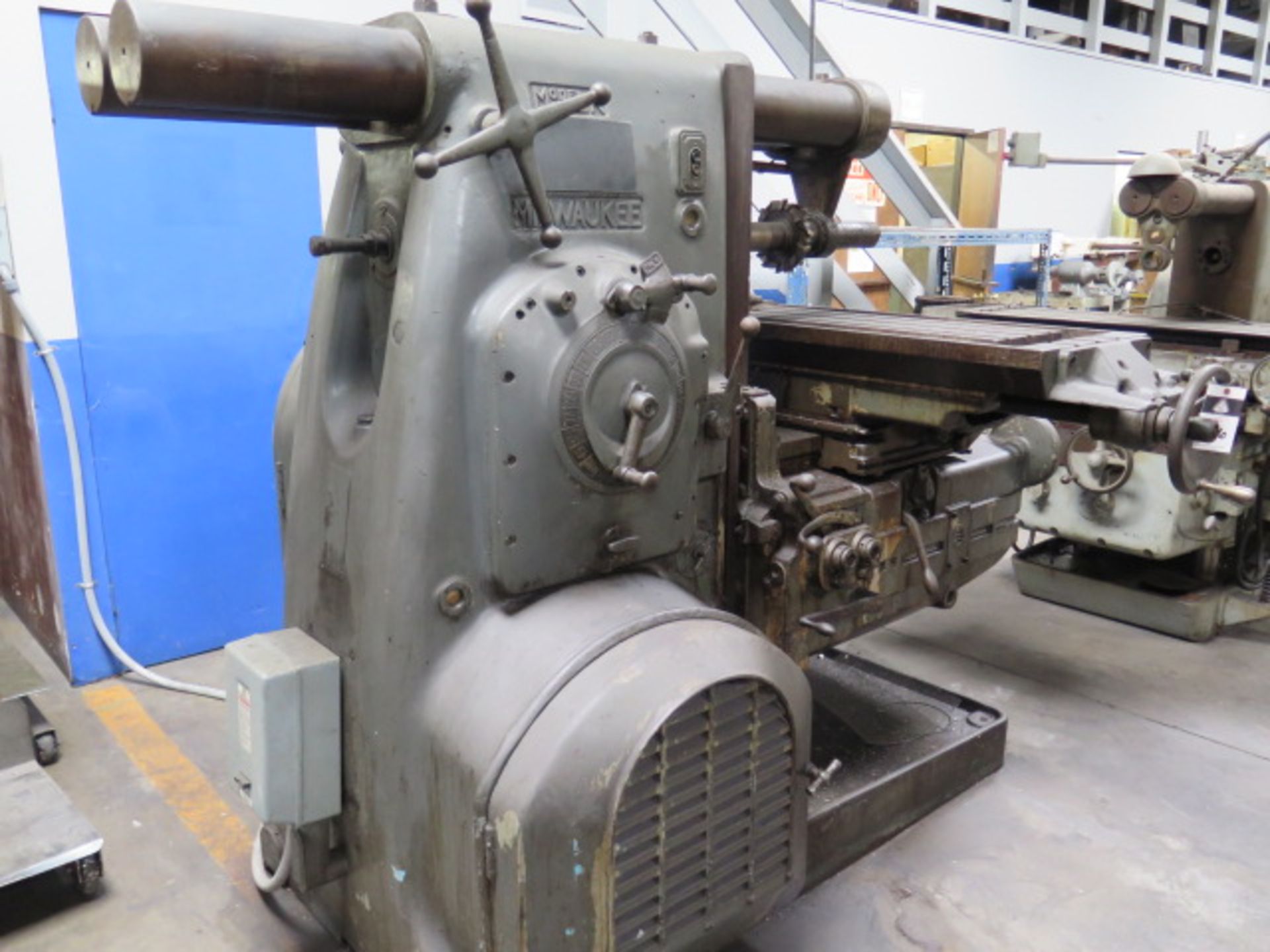 Kearney Trecker / Milwaukee K Horiz Mill s/n 1553602 w/ 13-1074 RPM, 50-Taper Spindle, SOLD AS IS - Image 9 of 11