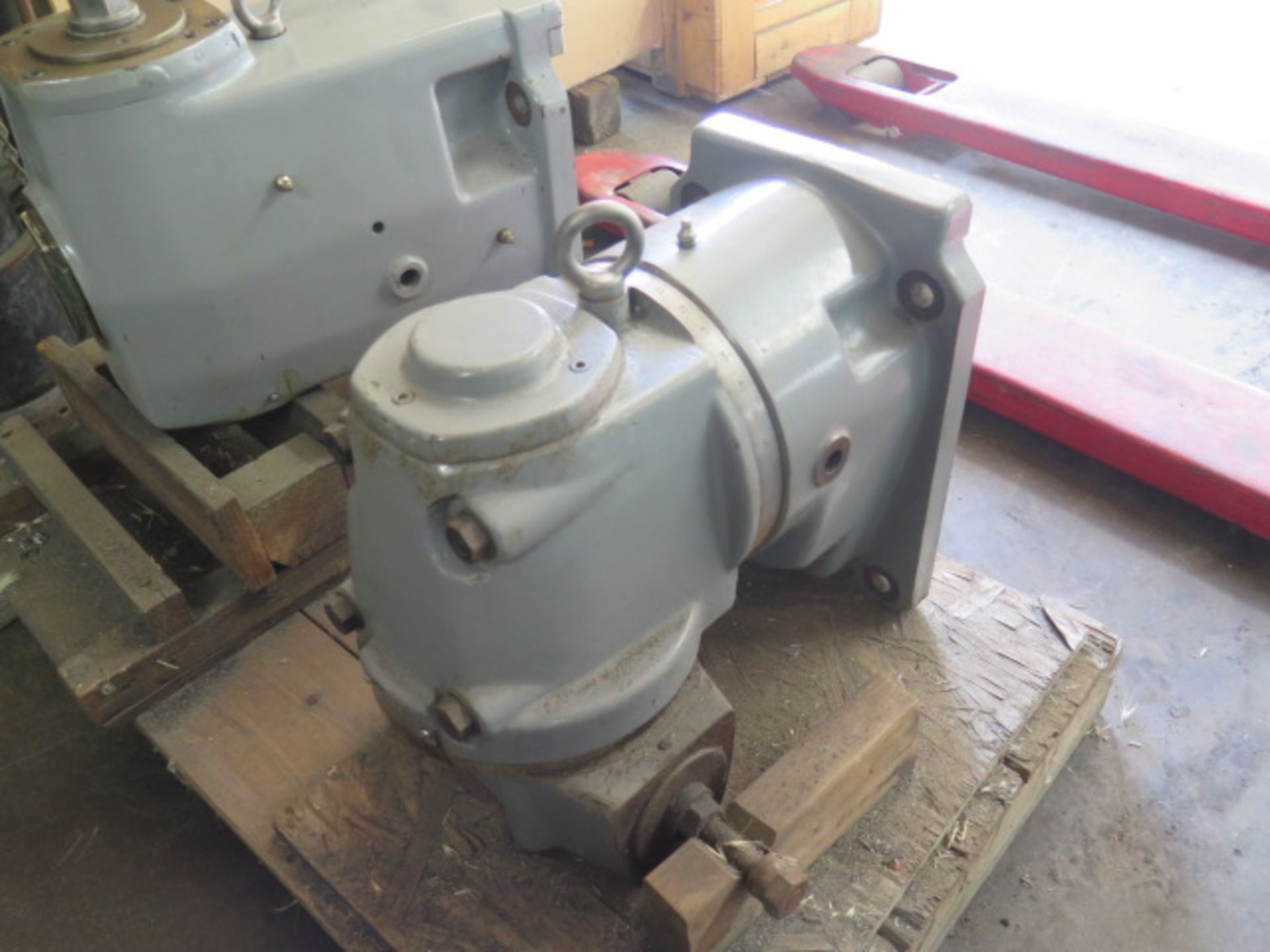 Hitachi Seiki MS-P Horiz Mill s/n N-5075 w/ 60-1800 RPM, 50-Taper Spindle, Power Feeds, SOLD AS IS - Image 10 of 14