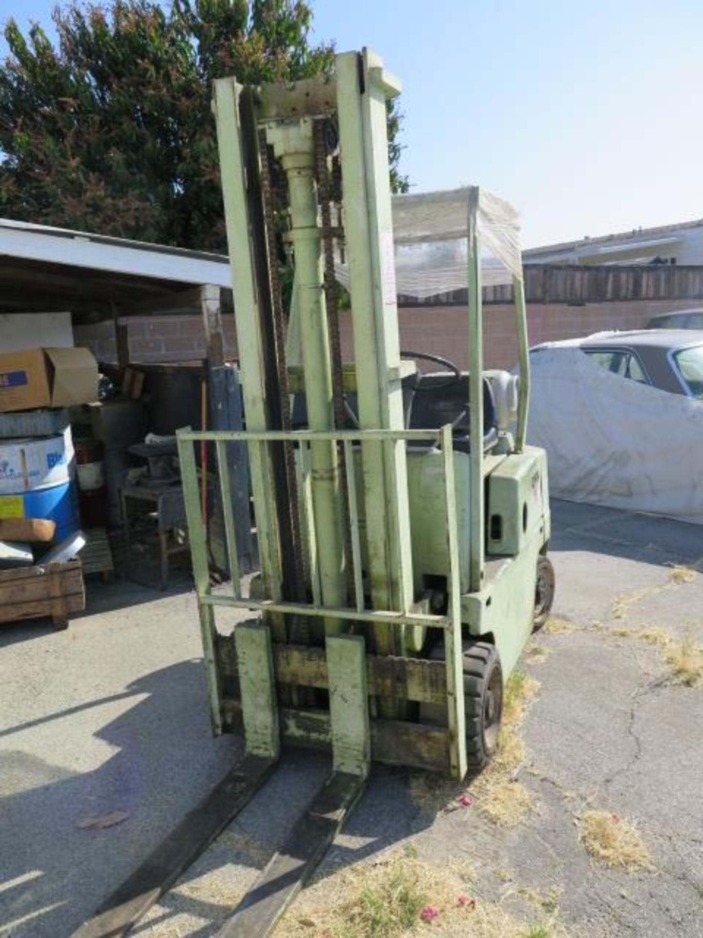 Clark 4000 Lb Cap LPG Forklift s/n C500-10 w/ 2-Stage Mast, 154" Lift Height, Solid Tires SOLD AS IS - Bild 3 aus 11