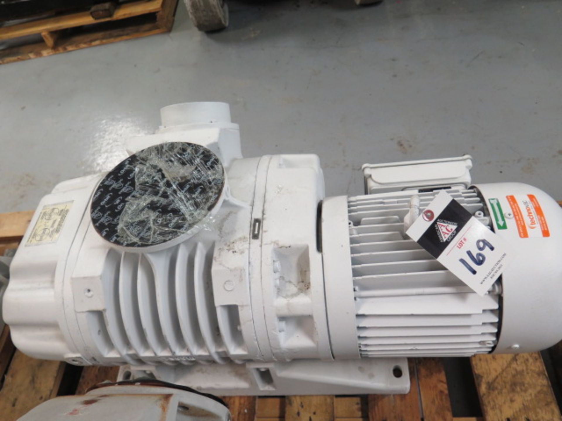 Ruvac mdl. WSU 1001 3kW Vacuum Pump (SOLD AS-IS - NO WARRANTY) - Image 3 of 9