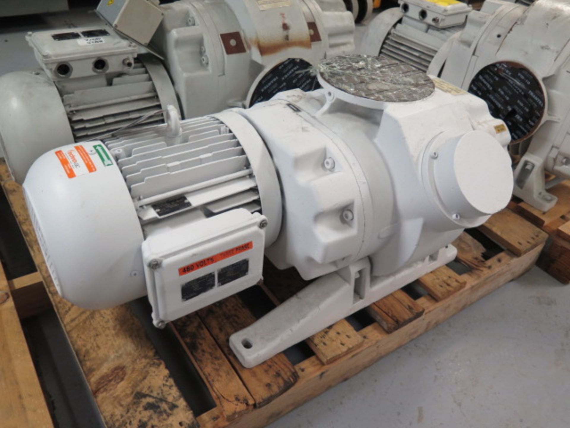 Ruvac mdl. WSU 1001 3kW Vacuum Pump (SOLD AS-IS - NO WARRANTY) - Image 2 of 9