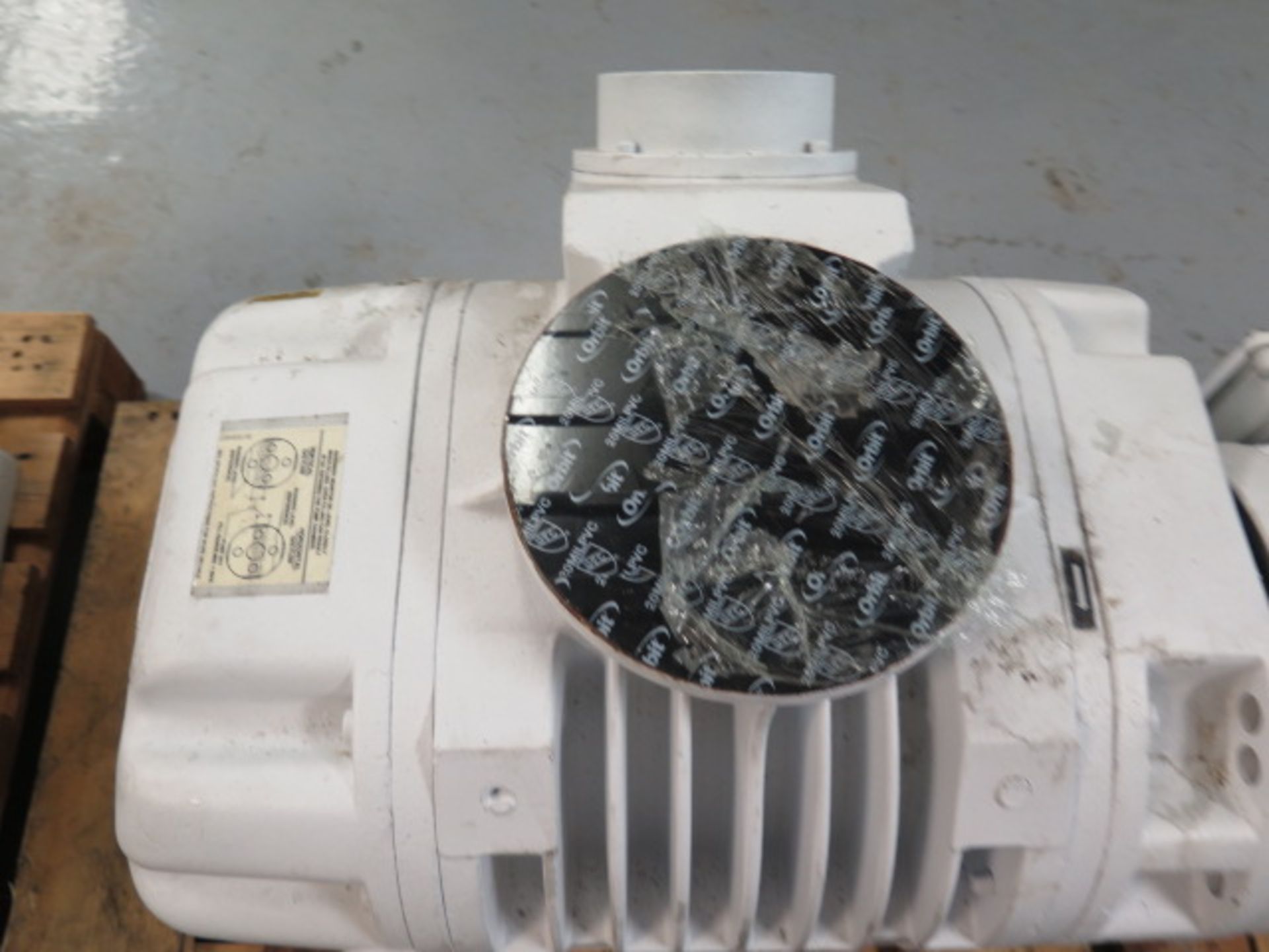 Ruvac mdl. WSU 1001 3kW Vacuum Pump (SOLD AS-IS - NO WARRANTY) - Image 5 of 9