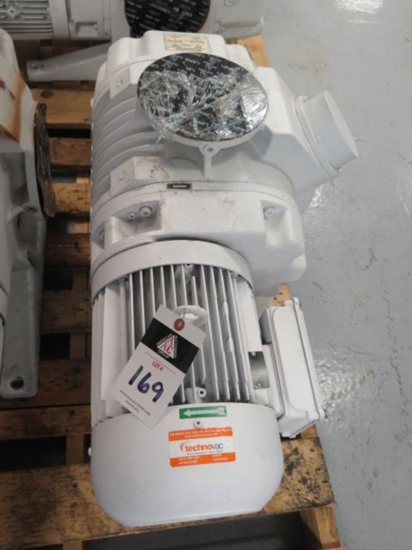 Ruvac mdl. WSU 1001 3kW Vacuum Pump (SOLD AS-IS - NO WARRANTY) - Image 6 of 9