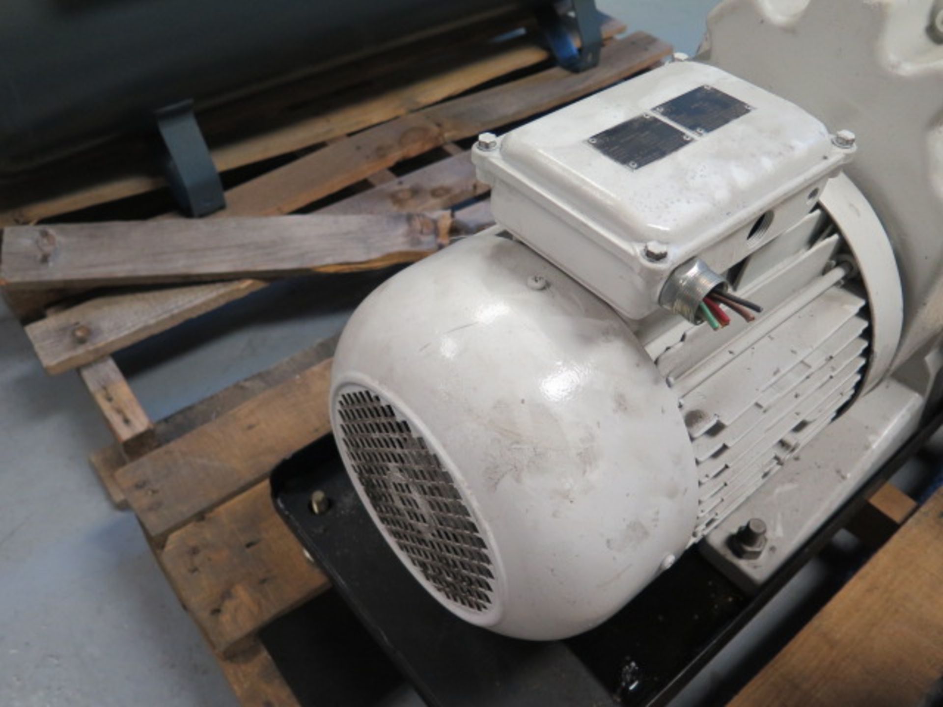 2011 Ruvac mdl. WSU 1001 3kW Vacuum Pump (SOLD AS-IS - NO WARRANTY) - Image 3 of 8