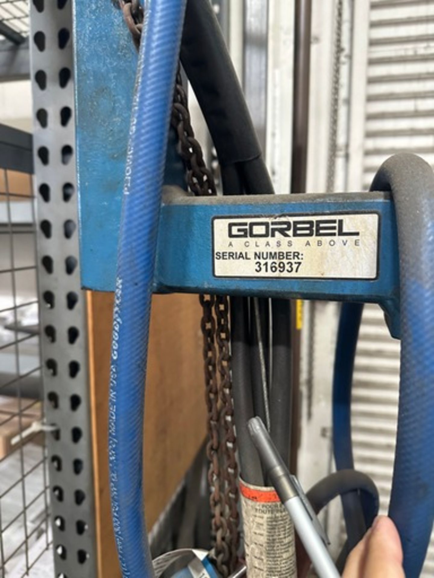 Gorbel 500 Lb Cap Floor Mounted Jib w/ CM Shopair Pneumatic Hoist. Rem 8/1/2023, Irvine, SOLD AS IS - Image 4 of 4