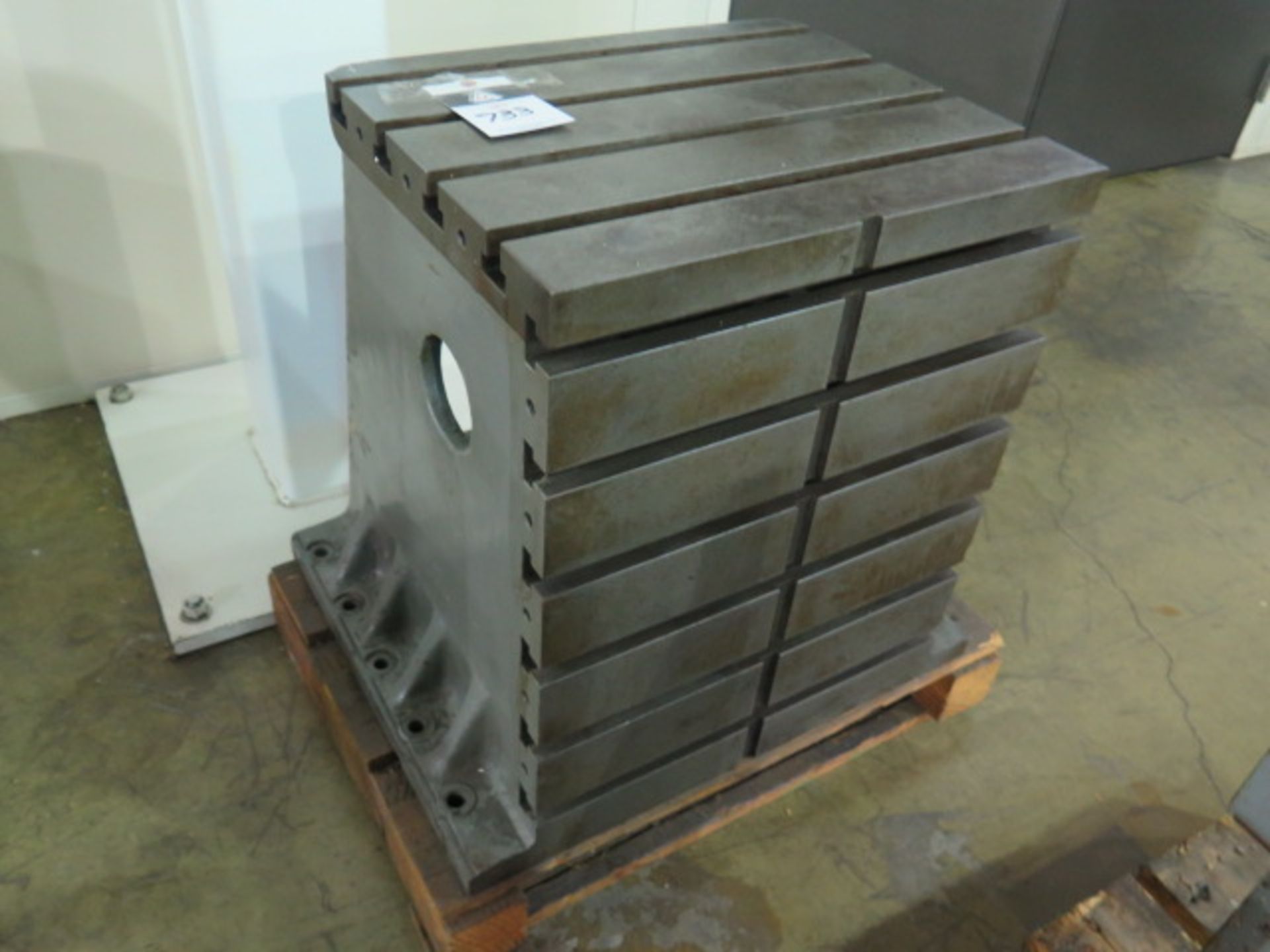 DeVlieg 20 1/2" x 25" x 17" Fixture Block (SOLD AS-IS - NO WARRANTY) - Image 4 of 5