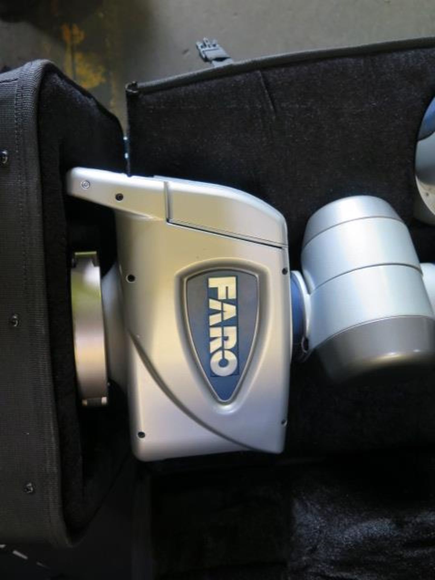 2011 Faro "EDGE" CMM Arm s/n E09-05-11-09320 w/ Hand Attachment, Tip Accessories, Computer and Trave - Image 3 of 18