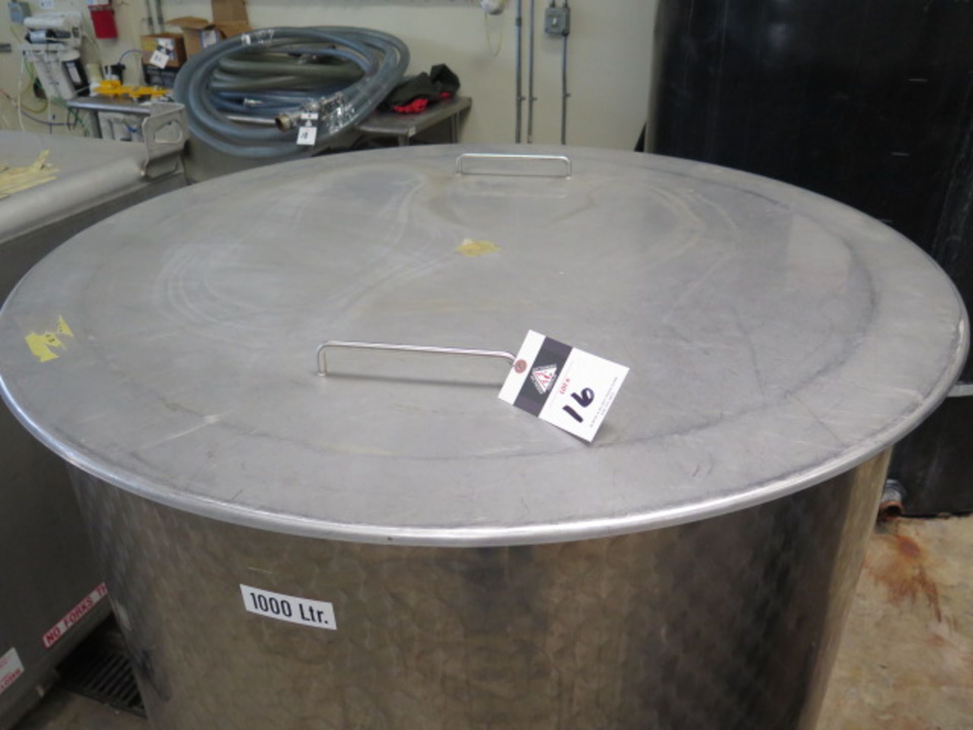 1000 Liter Stainless Steel Rolling Transfer Tank w/ Lid (SOLD AS-IS - NO WARRANTY) - Image 4 of 11