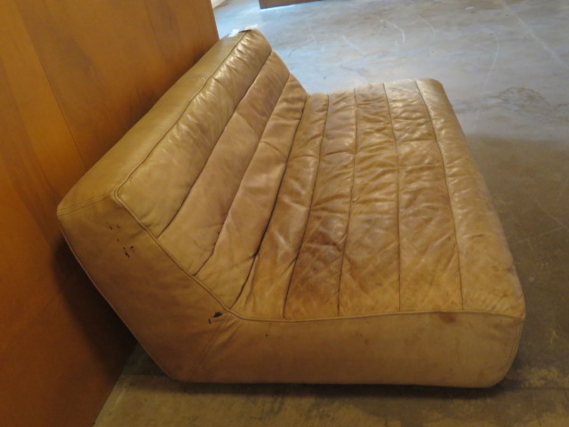 Couch (SOLD AS-IS - NO WARRANTY) - Image 3 of 4