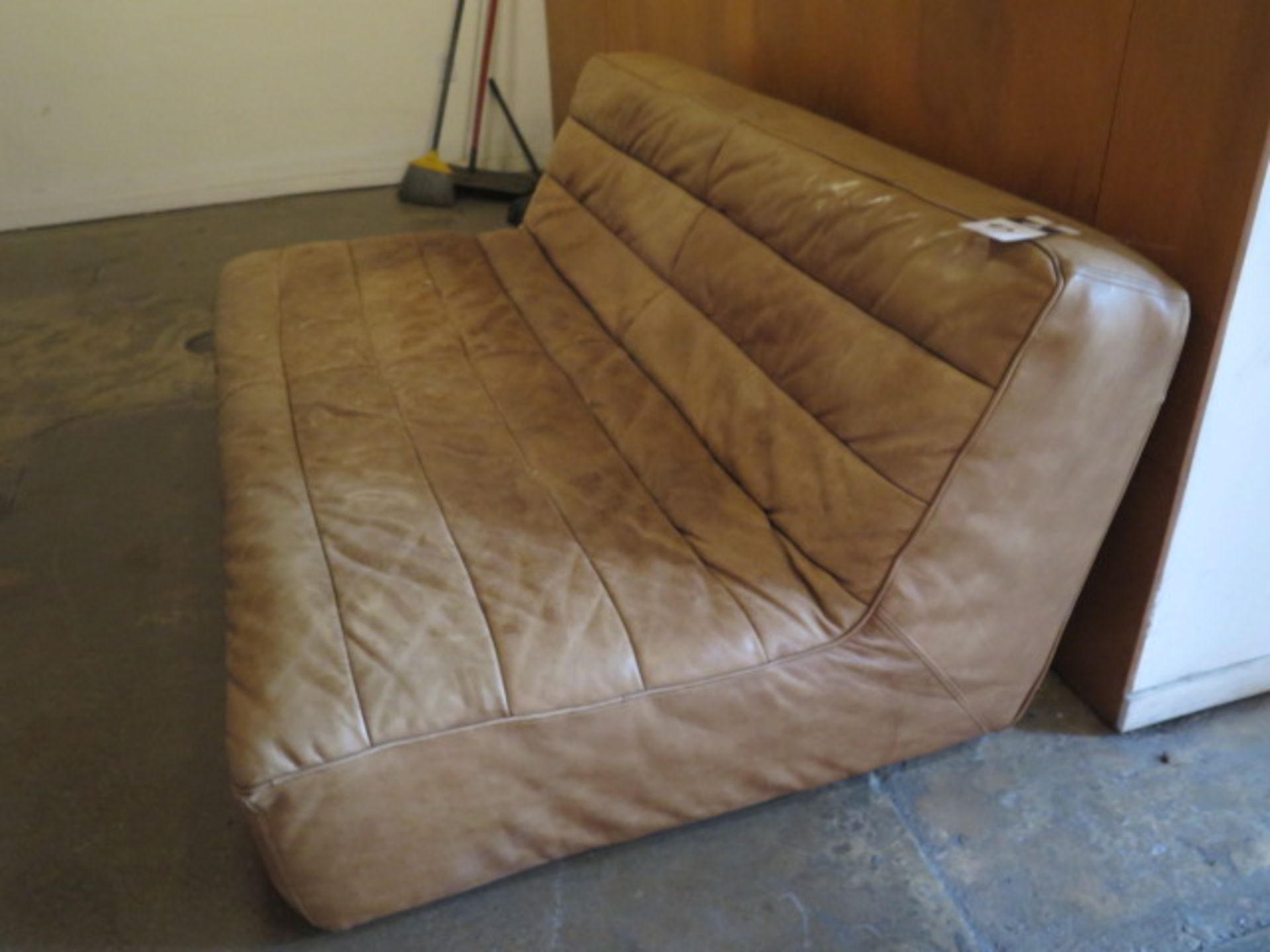 Couch (SOLD AS-IS - NO WARRANTY) - Image 4 of 4