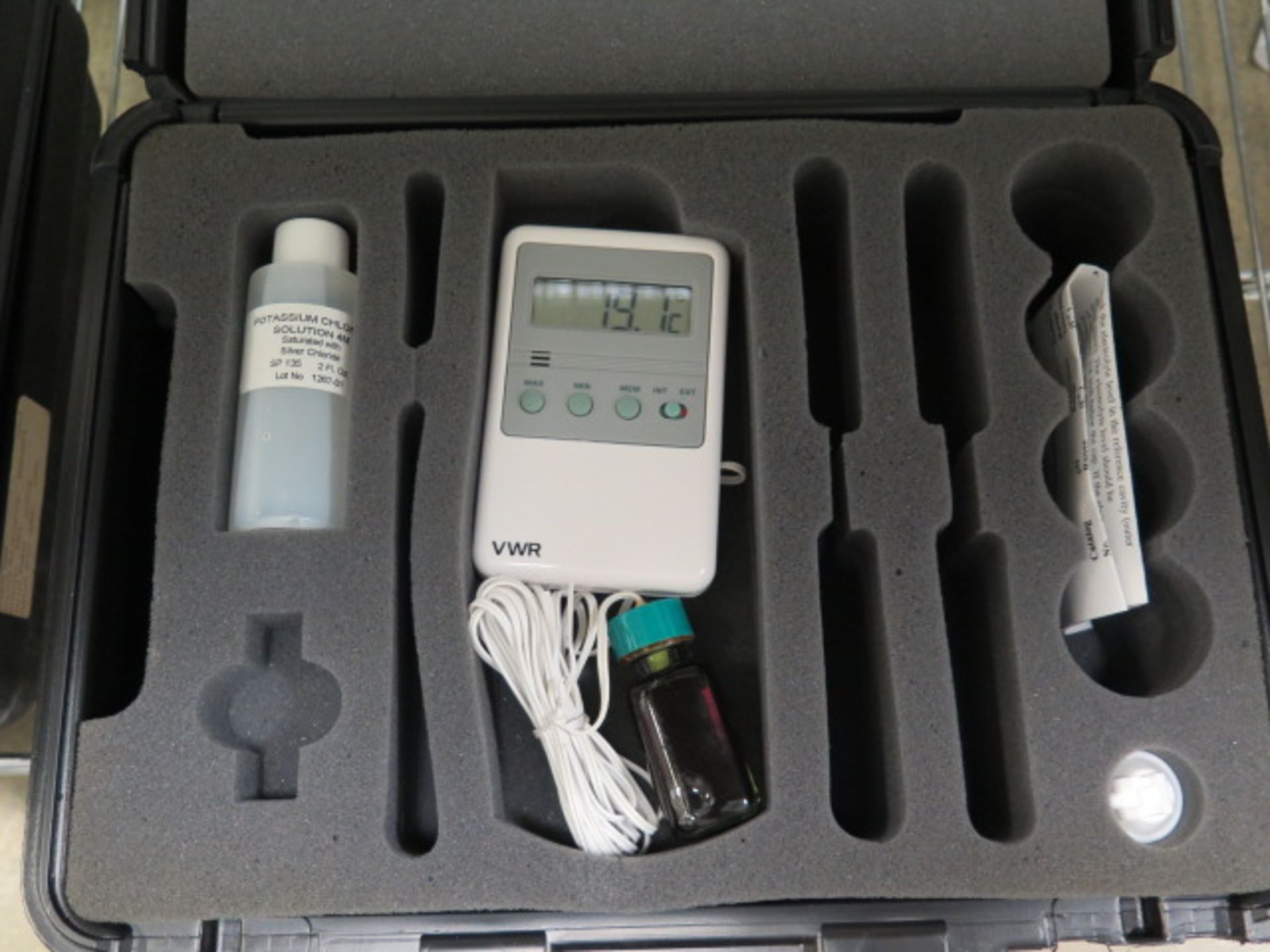 VWR Digital Thermometer (SOLD AS-IS - NO WARRANTY) - Image 2 of 5