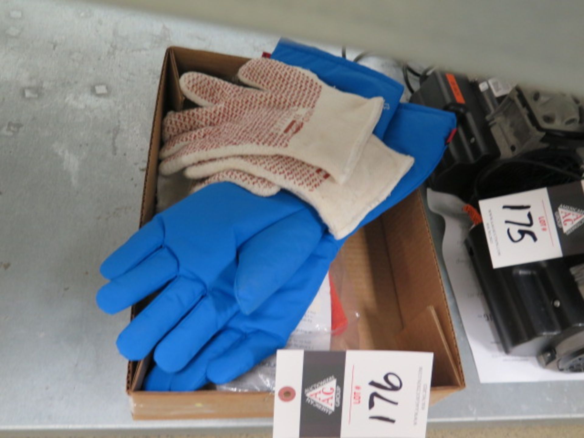Misc Gloves (SOLD AS-IS - NO WARRANTY) - Image 3 of 3