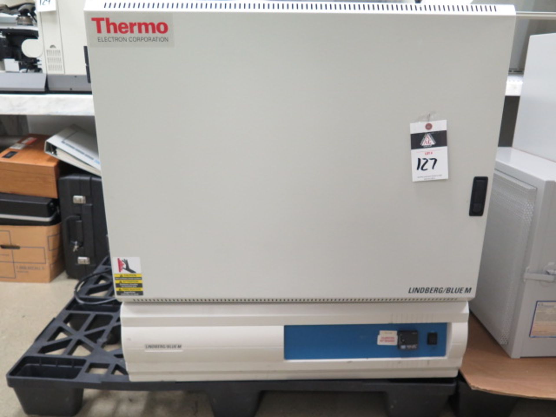 Thermo Electron Lindberg / BlueM mdl. MO1440A-1 Oven s/n Z15R-509008-ZR 300 Degrees C, SOLD AS IS