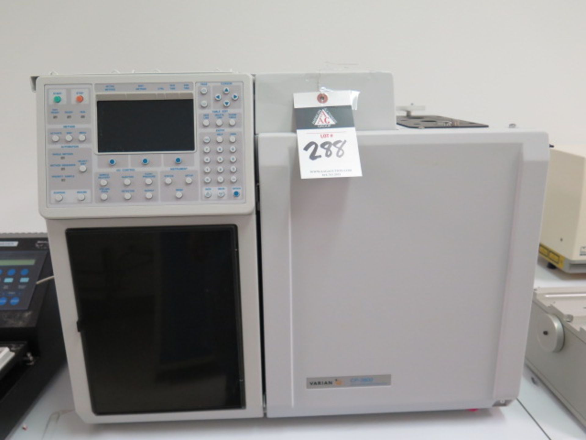 Varion 3800/3380 Gas Chromatograph (PARTS MACHINE) s/n 104921 (SOLD AS-IS - NO WARRANTY)