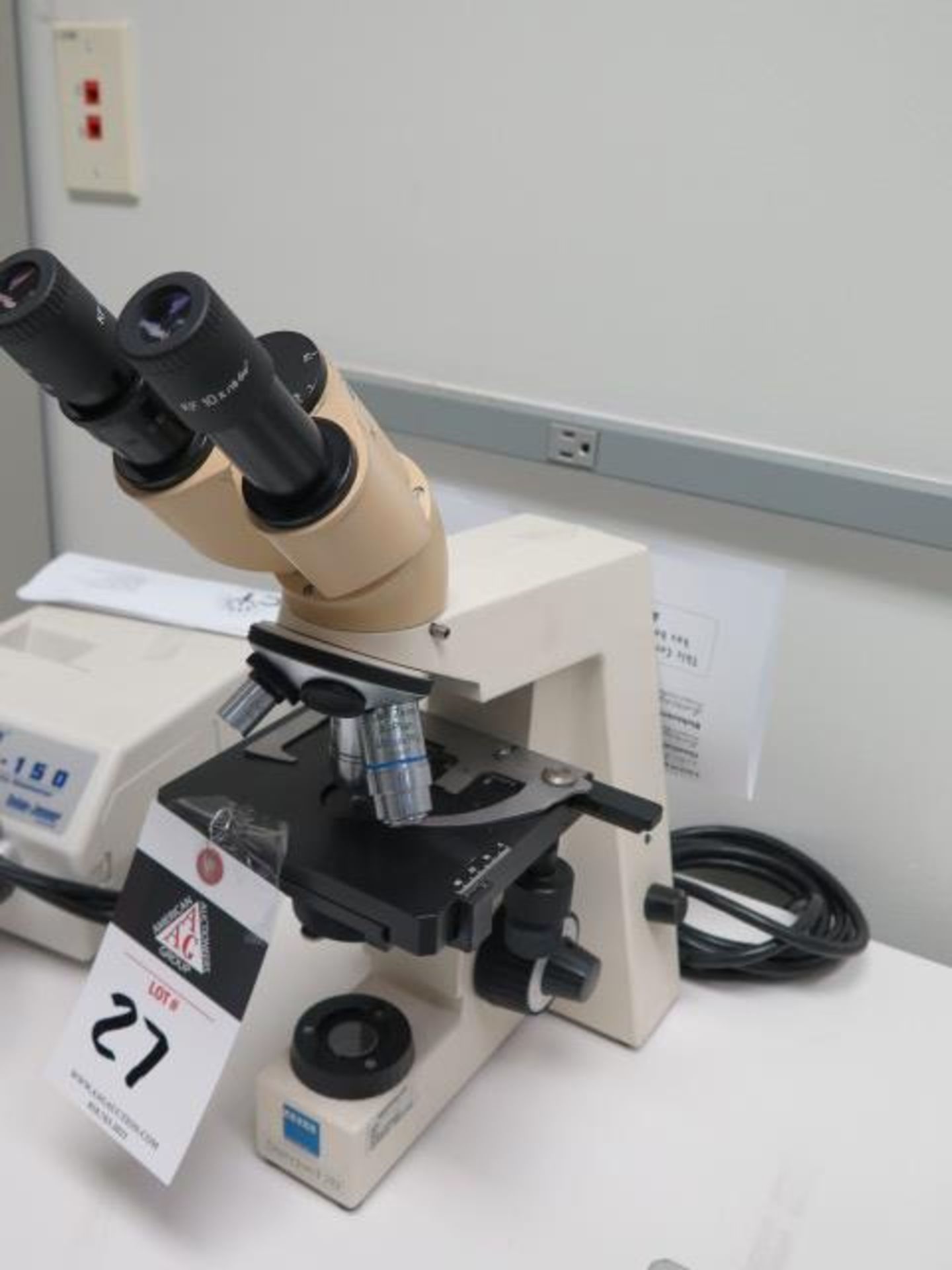 Zeiss “Standard 20” Stereo Microscope w/ 3-Objectives and Light Source (SOLD AS-IS - NO WARRANTY) - Image 2 of 9