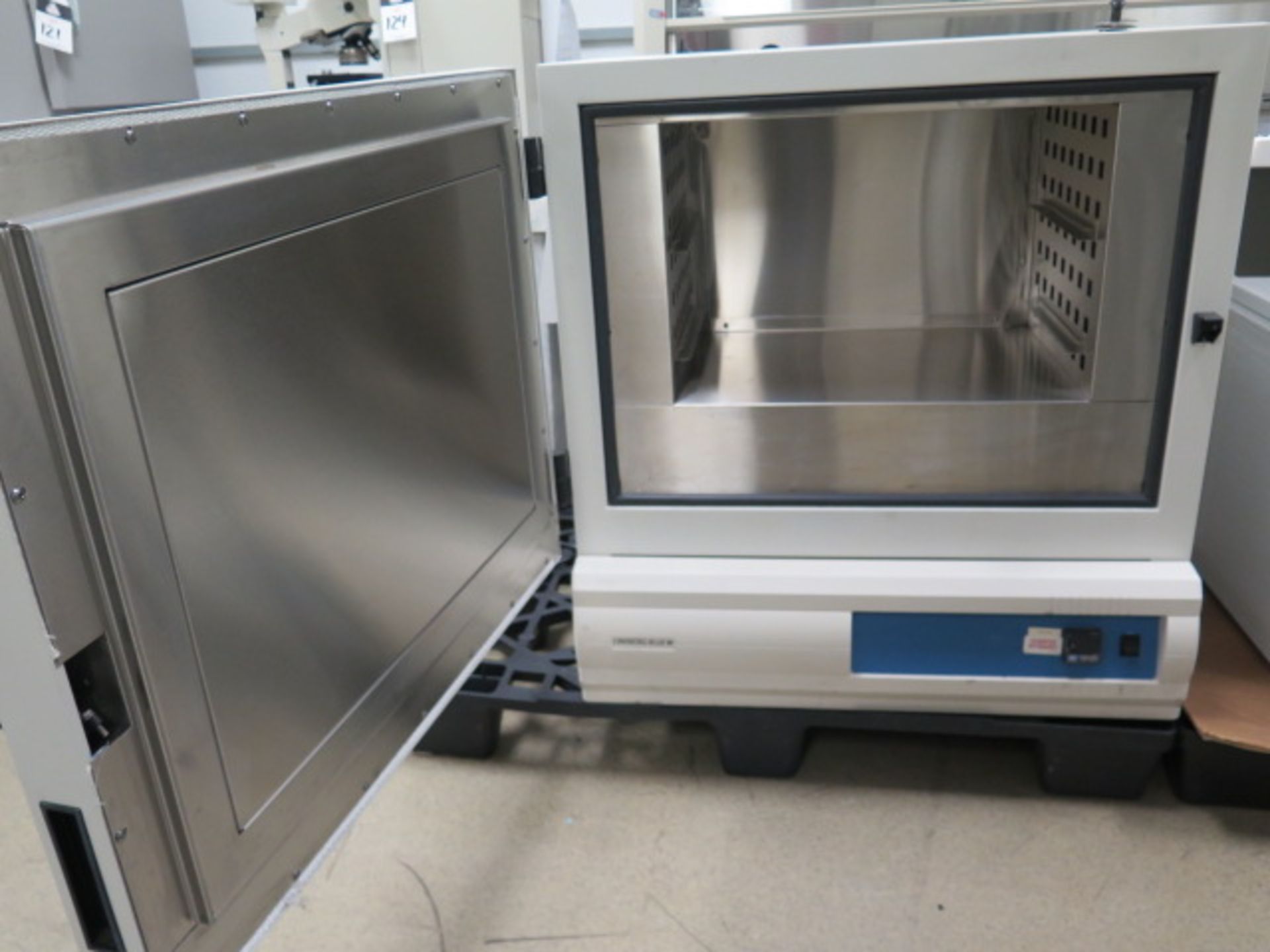 Thermo Electron Lindberg / BlueM mdl. MO1440A-1 Oven s/n Z15R-509008-ZR 300 Degrees C, SOLD AS IS - Image 2 of 8