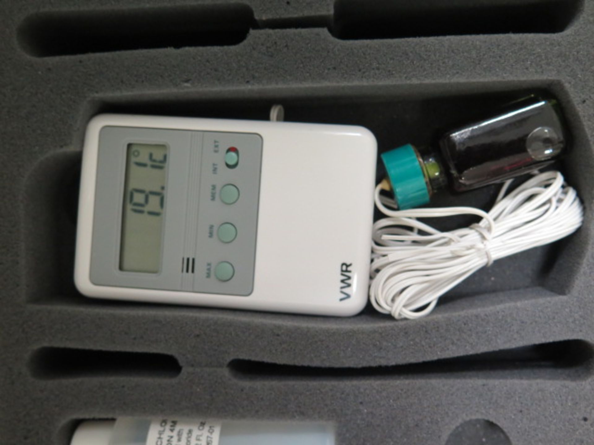 VWR Digital Thermometer (SOLD AS-IS - NO WARRANTY) - Image 3 of 5