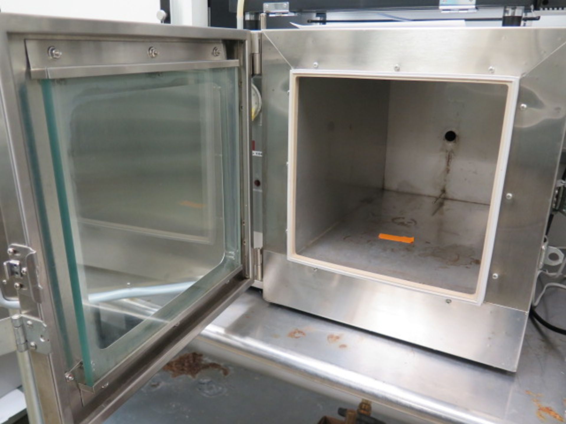 VWR mdl. 1430M Vacuum Oven s/n 1201098 60-105 Degrees C (SOLD AS-IS - NO WARRANTY) - Image 6 of 10