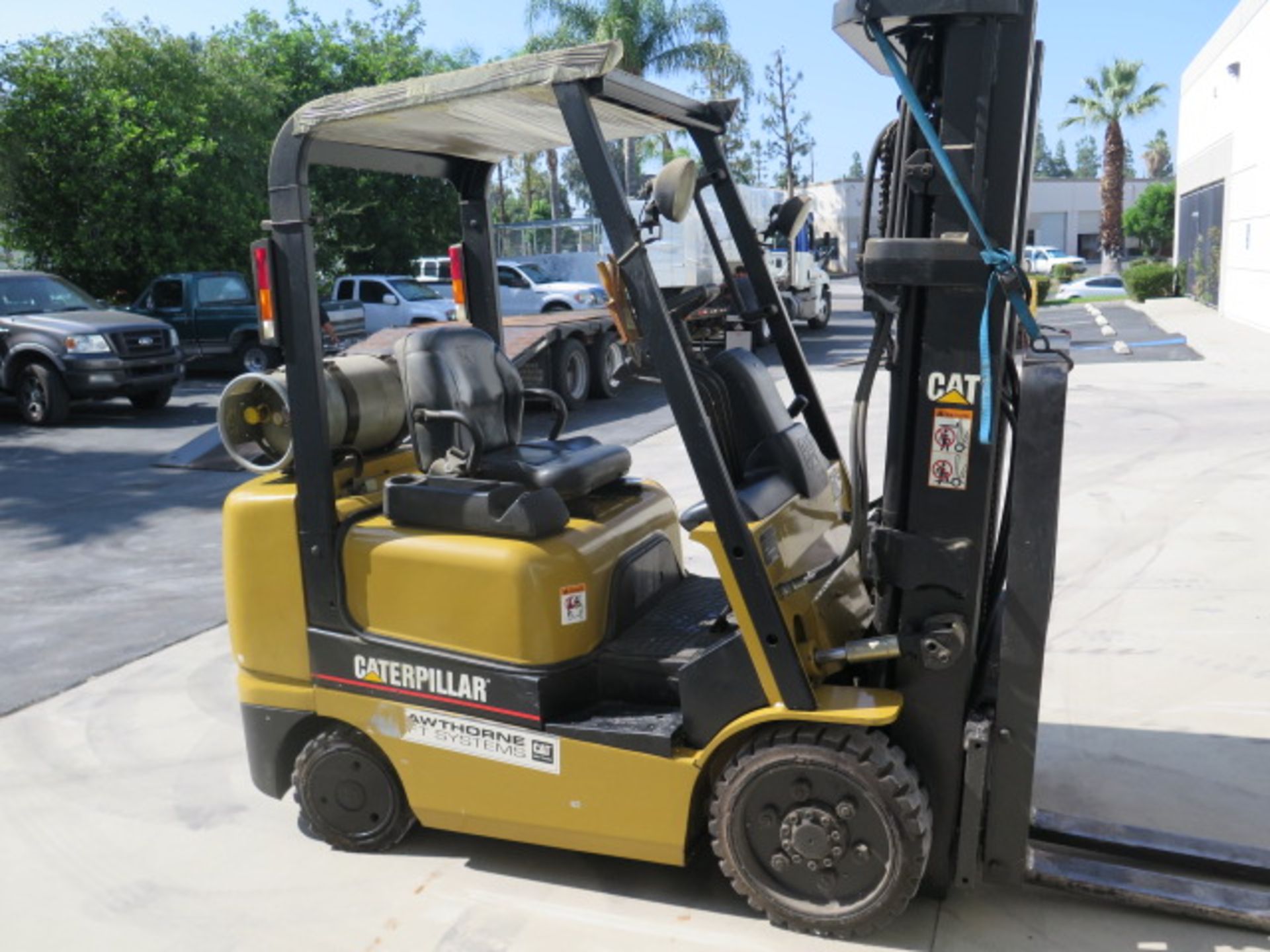 Caterpillar CG25K 4700 Lb Cap LPG Forklift s/n AT82C-03379 w/ 3-Stage, 188” Lift, SOLD AS IS - Image 4 of 17