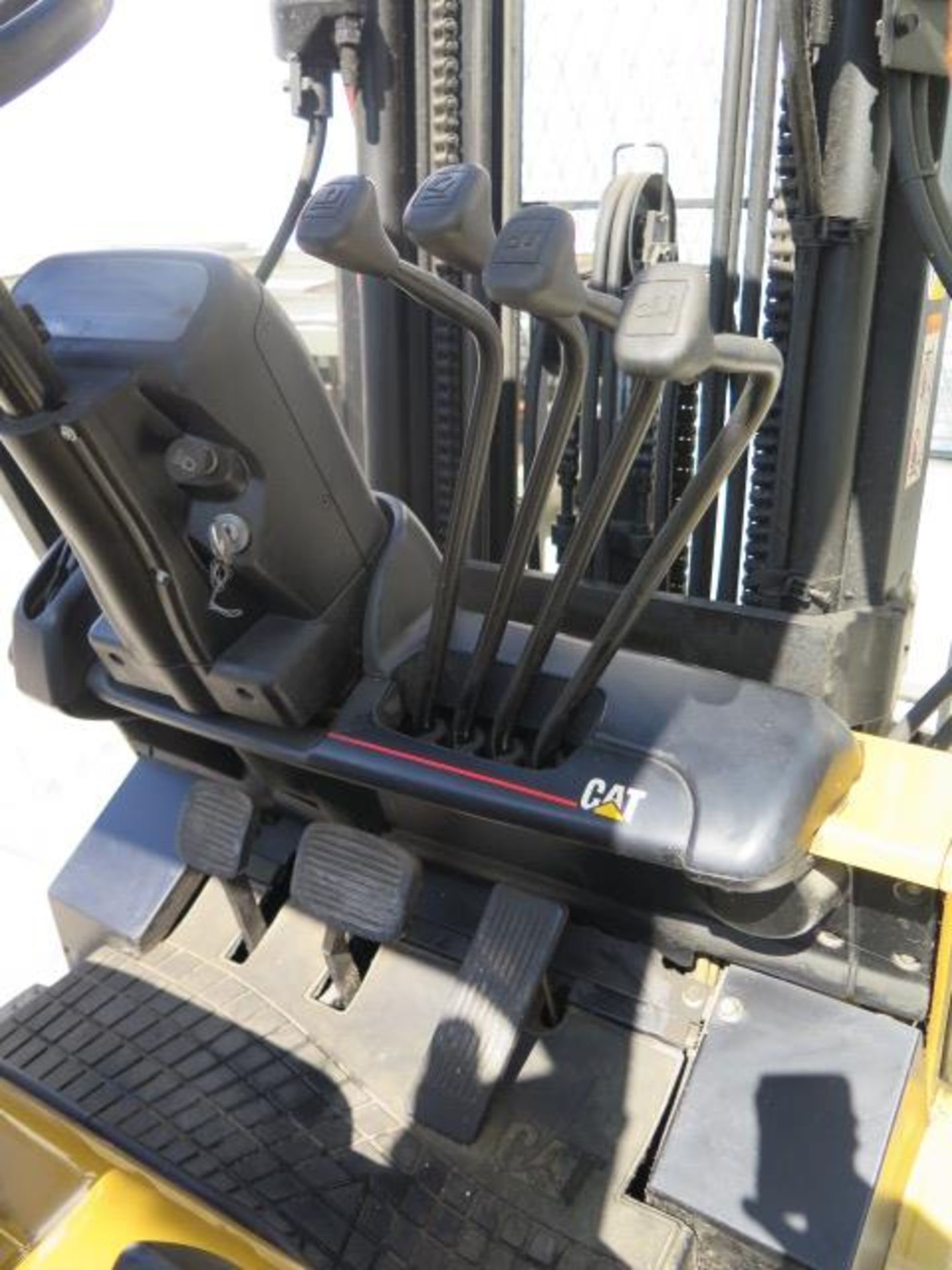 Caterpillar CG25K 4700 Lb Cap LPG Forklift s/n AT82C-03379 w/ 3-Stage, 188” Lift, SOLD AS IS - Image 8 of 17