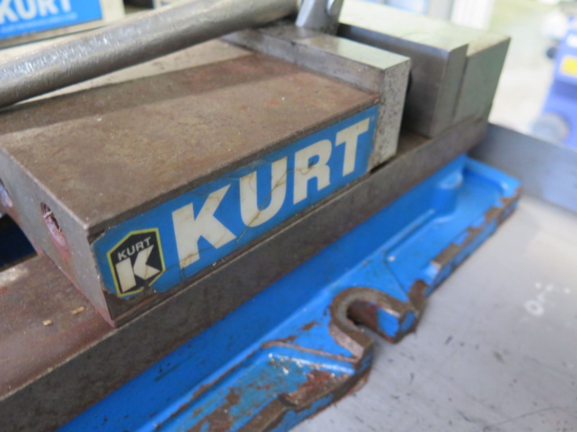Kurt D675 6" Angle-Lock Vise (SOLD AS-IS - NO WARRANTY) - Image 4 of 5