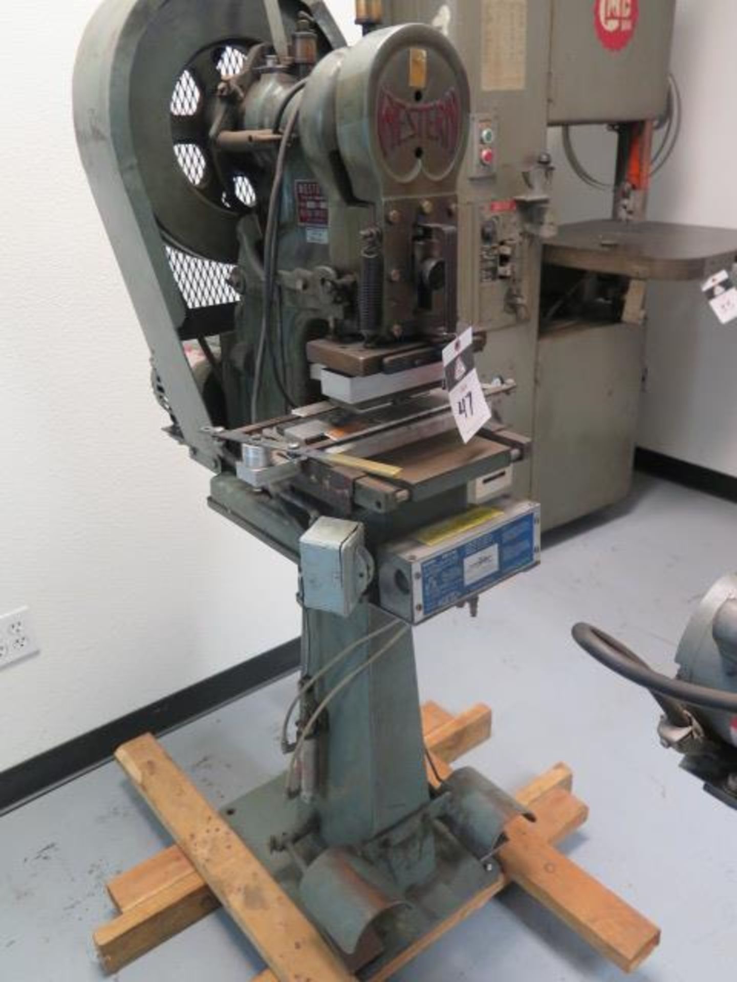 Western RHM-RU Leather Cutout Machine s/n 1333 (SOLD AS-IS - NO WARRANTY)