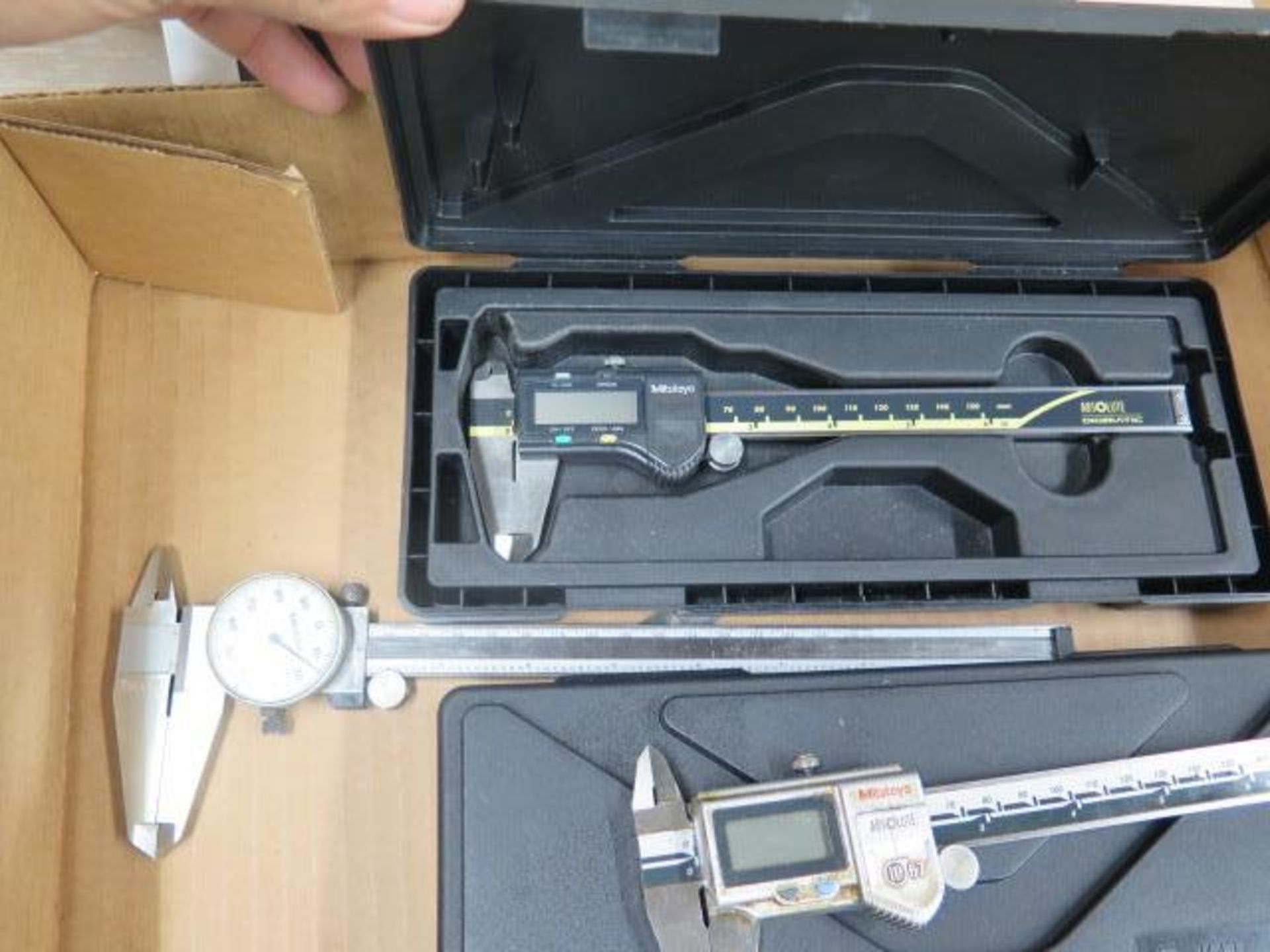 Mitutoyo6" Digital Calipers (3) and (1) 8" Dial Caliper (SOLD AS-IS - NO WARRANTY) - Image 2 of 3