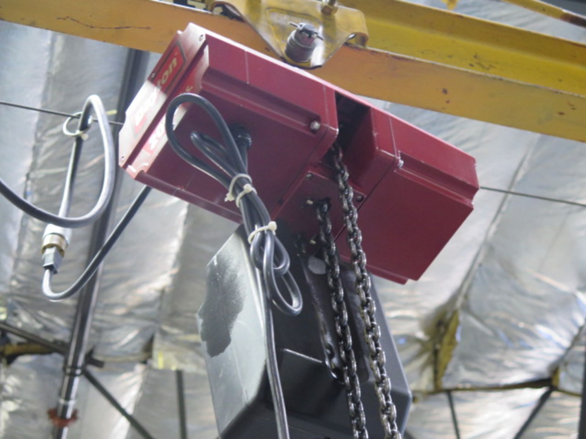 ¼ Ton Floor Mounted Jib Crane w/ Dayton 1-Ton Electric Hoist (SOLD AS-IS - NO WARRANTY) - Bild 6 aus 9
