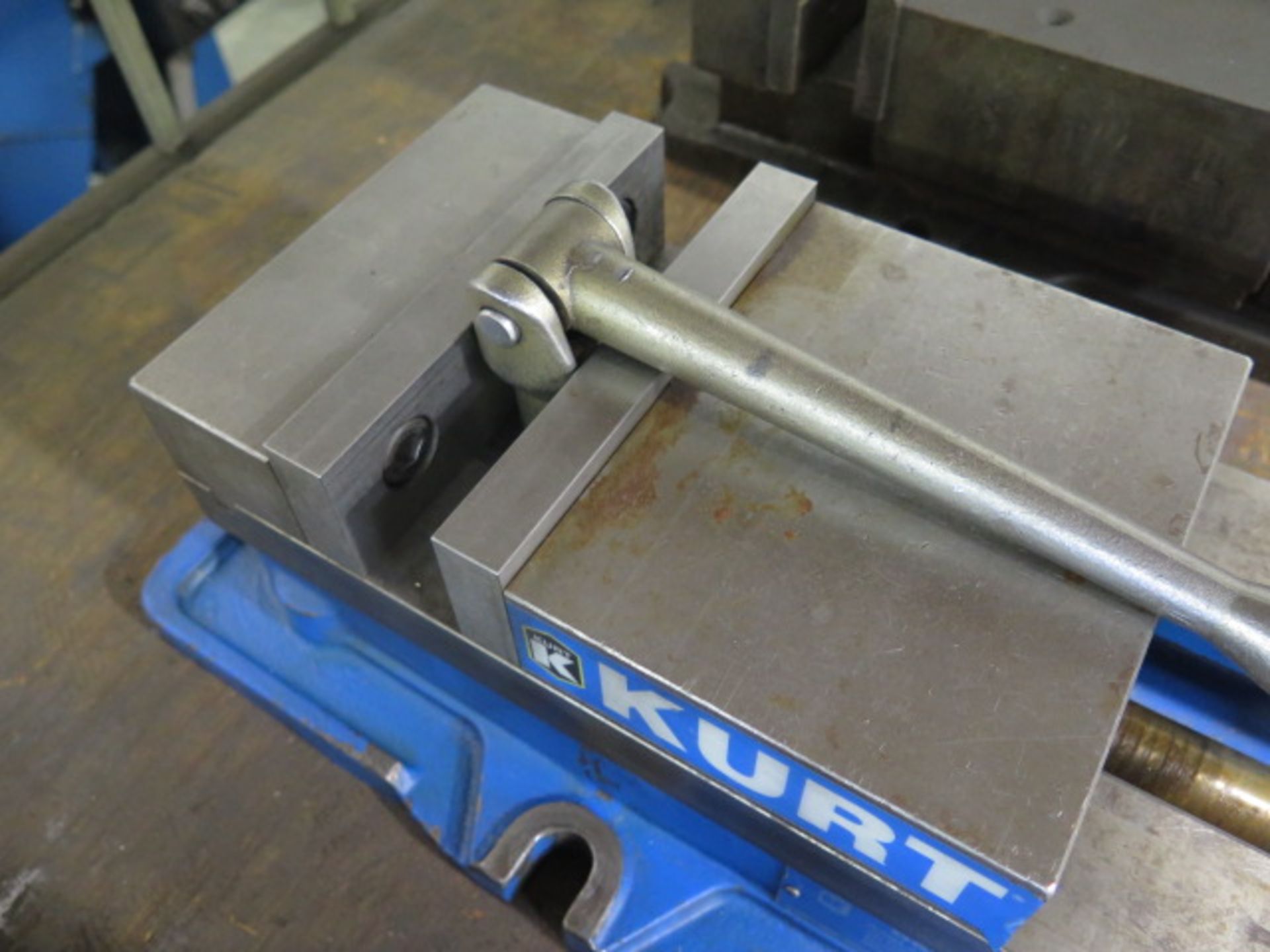 Kurt D675 6" Angle-Lock Vise (SOLD AS-IS - NO WARRANTY) - Image 3 of 4