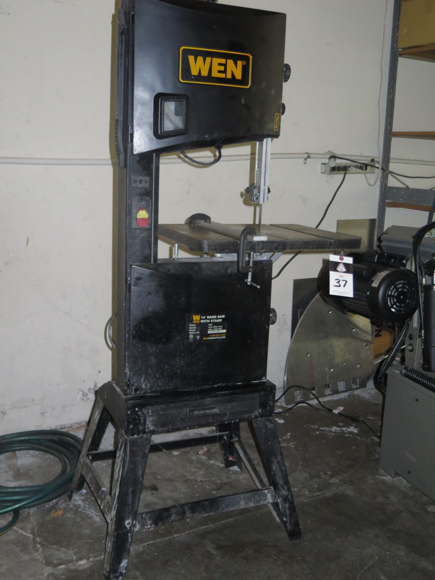 WEN 14” Vertical Band Saw s/n16” x 21 ½” Table (SOLD AS-IS - NO WARRANTY) - Image 3 of 5